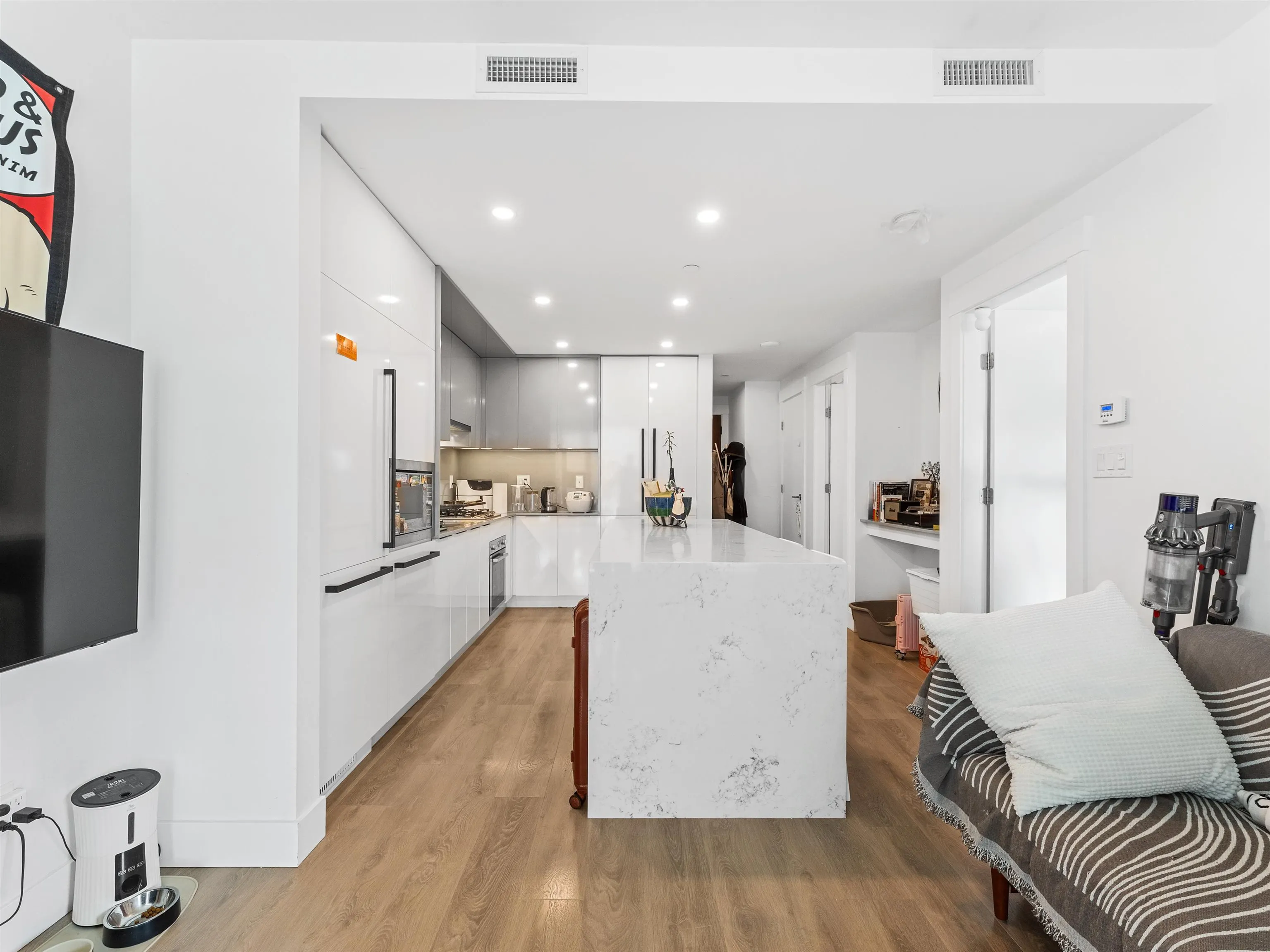 2807 4711 Hazel Street