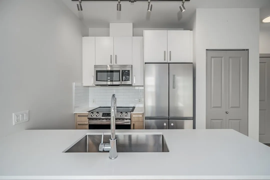 411 6968 Royal Oak Avenue