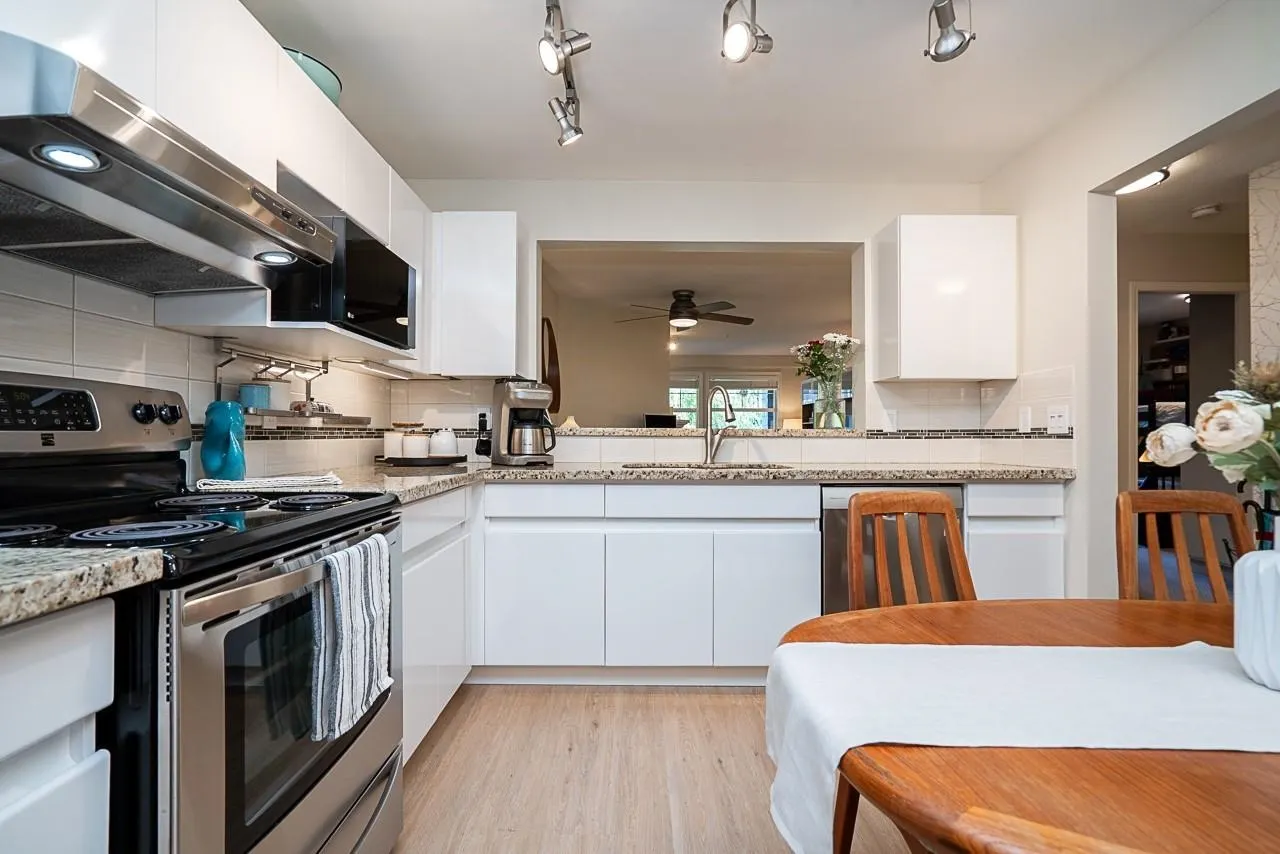 315 3075 Primrose Lane