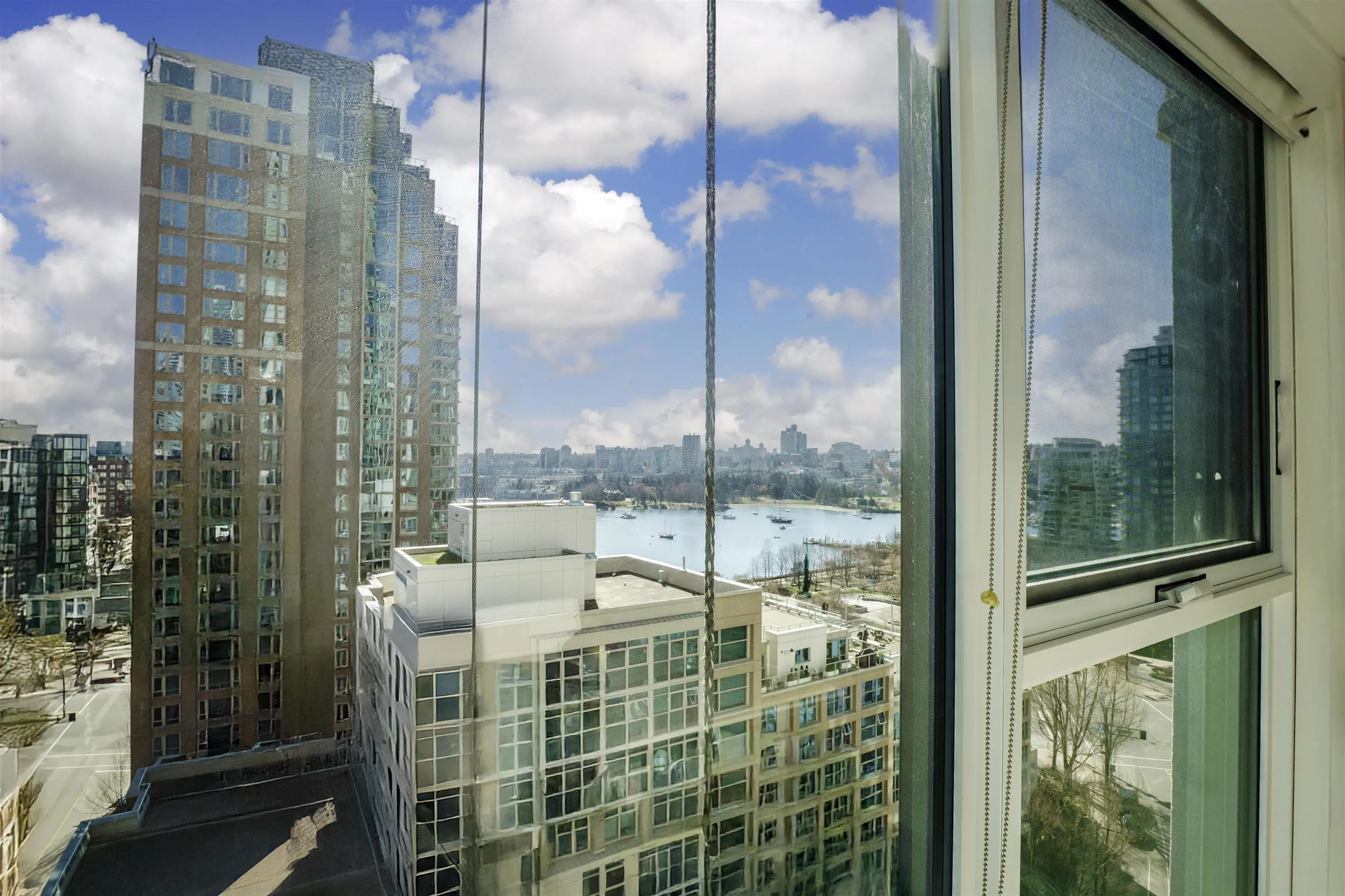 1503 1323 Homer Street