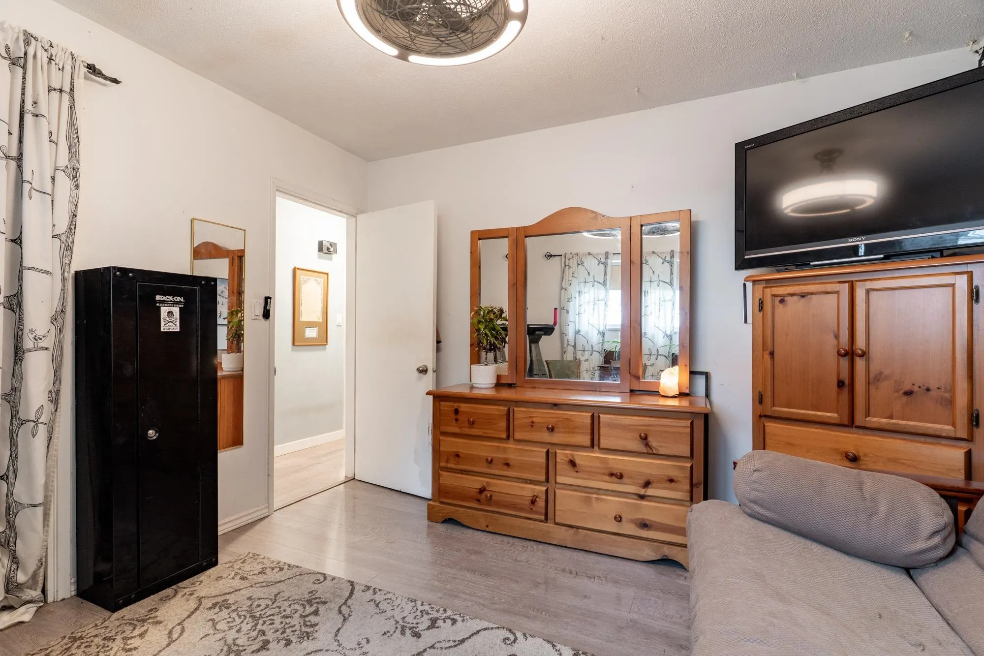 3557 Handley Crescent