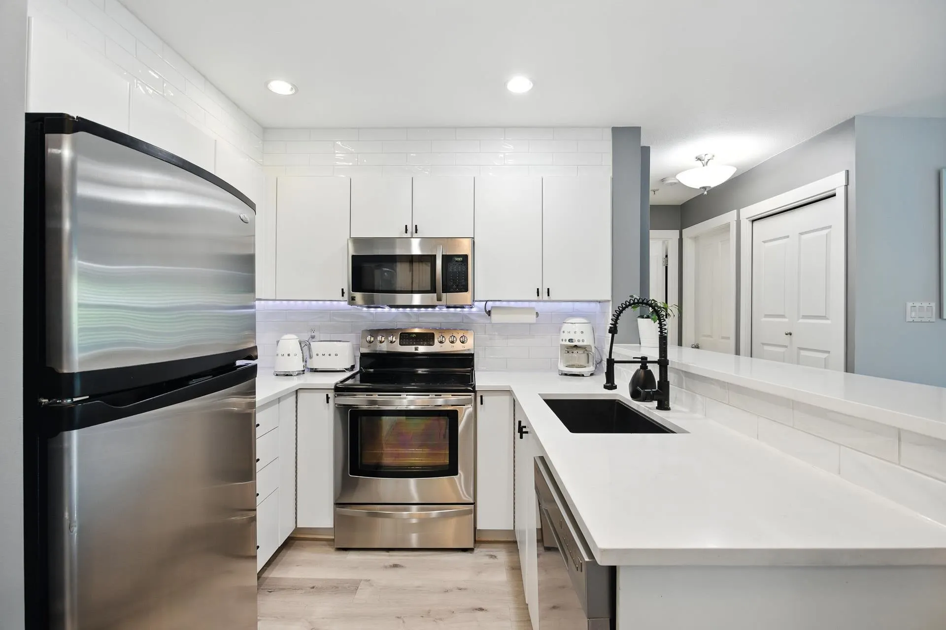 404 225 Newport Drive