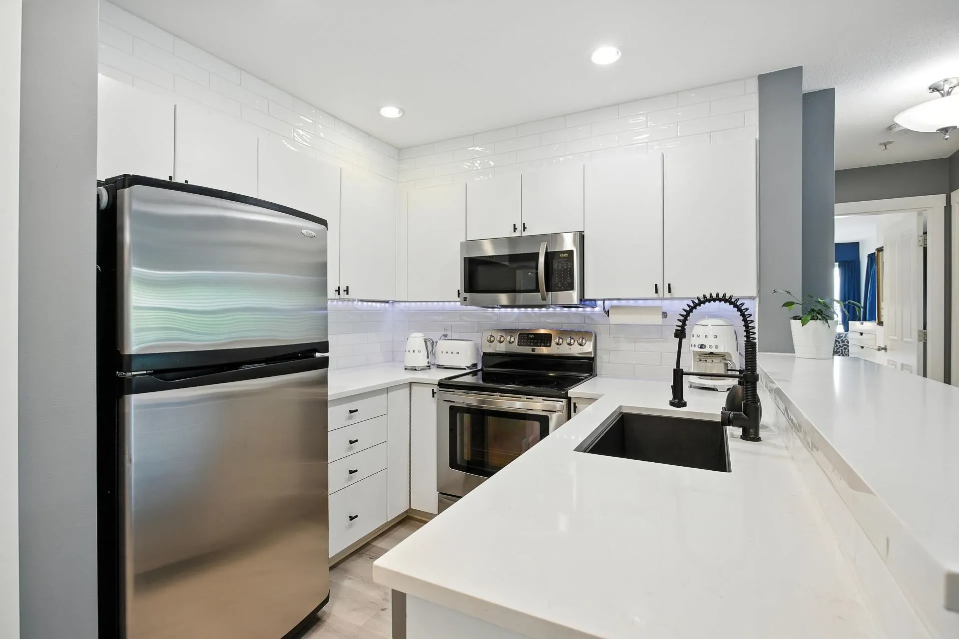 404 225 Newport Drive