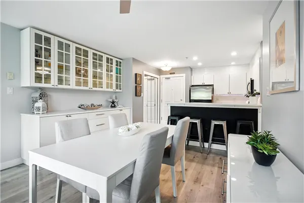 404 225 Newport Drive