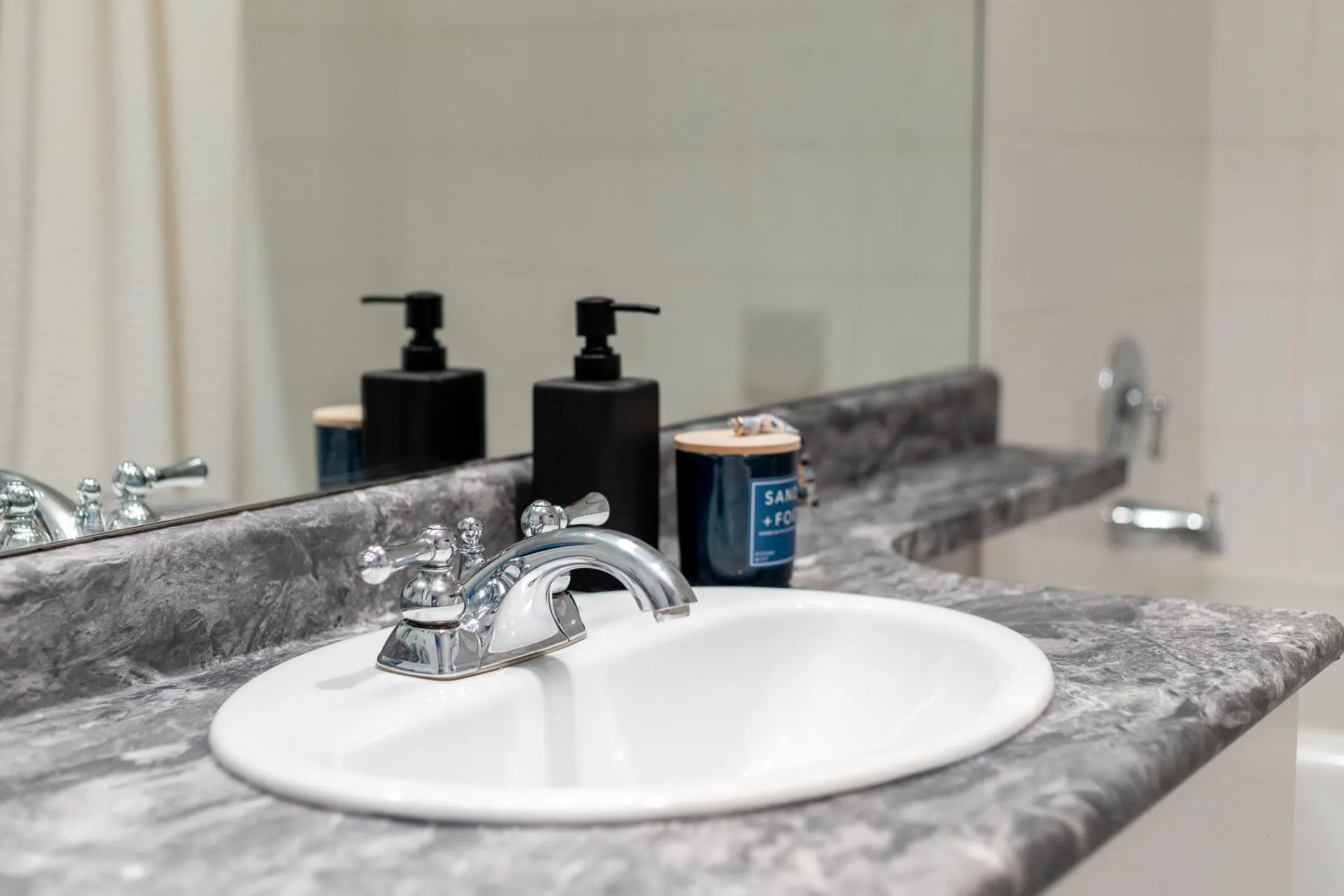 404 225 Newport Drive