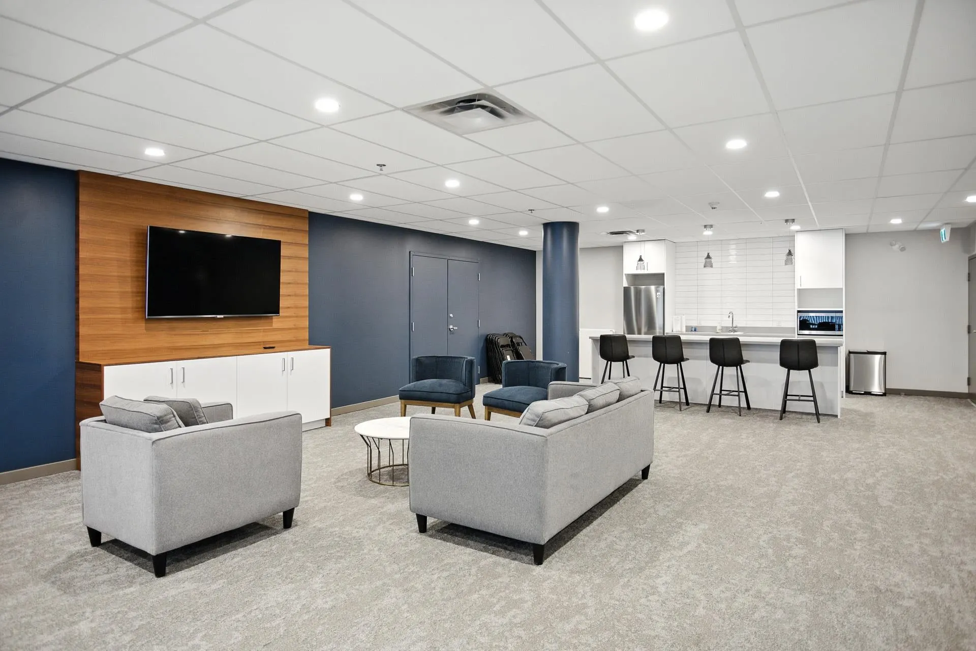 404 225 Newport Drive