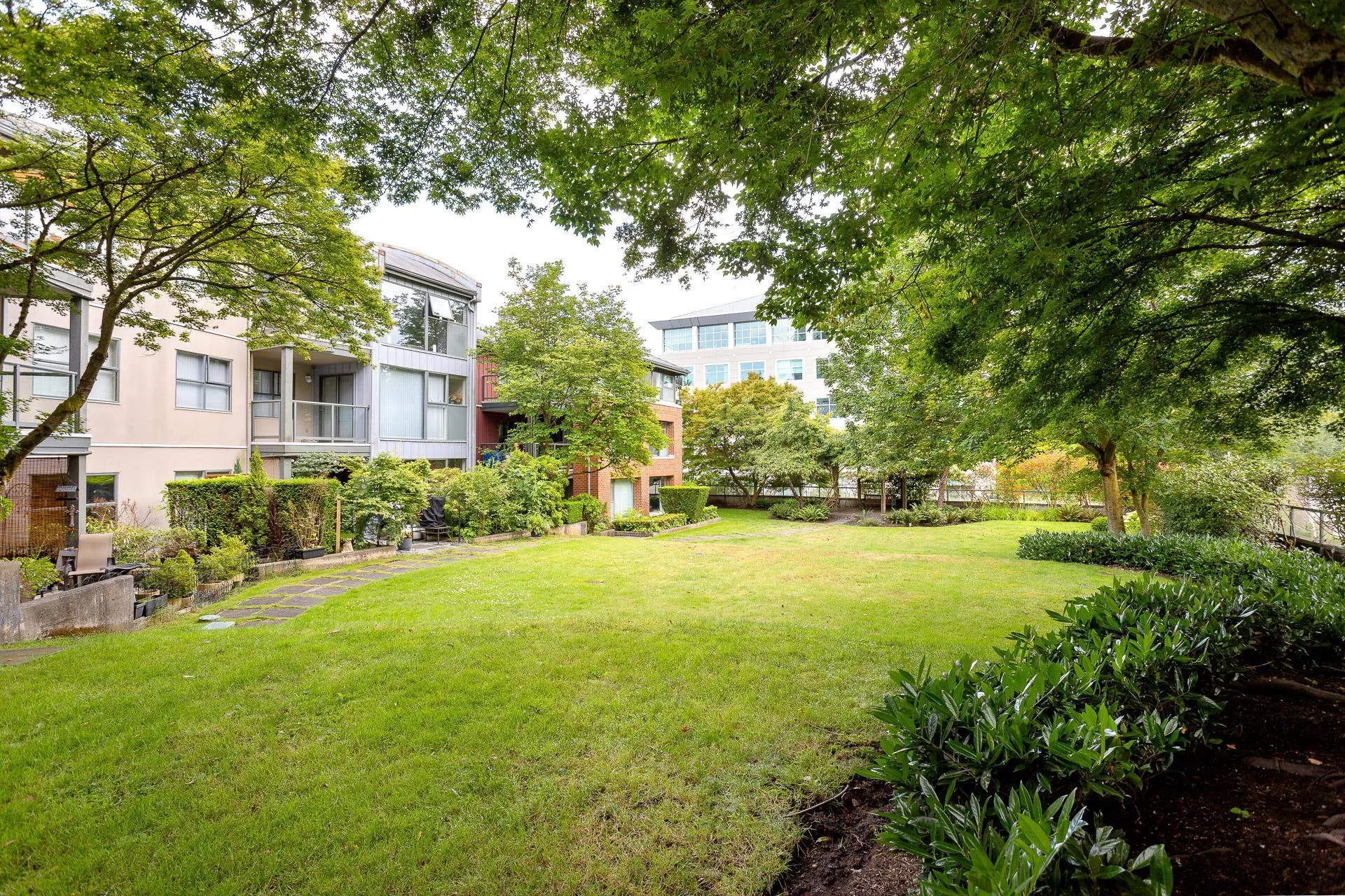 404 225 Newport Drive