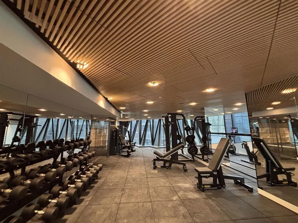 2702 1033 Nelson Street