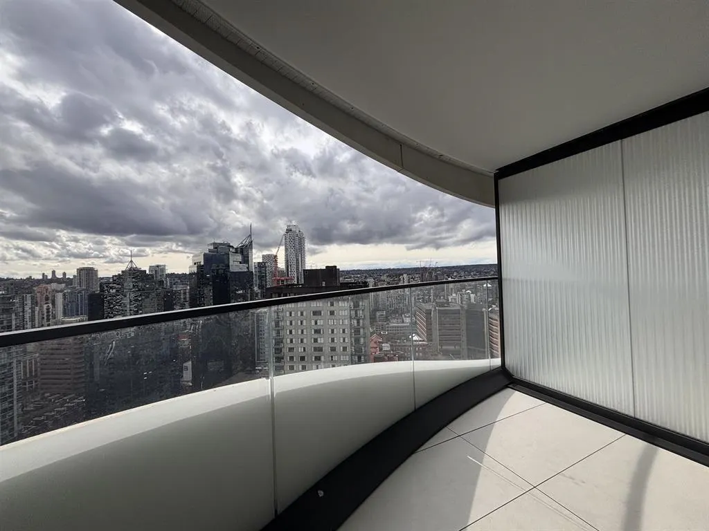 2702 1033 Nelson Street