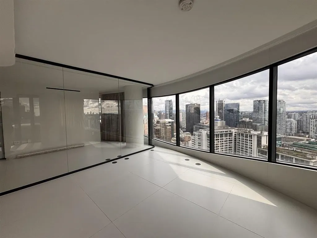 2702 1033 Nelson Street