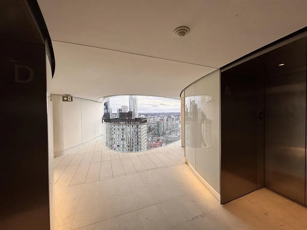 2702 1033 Nelson Street