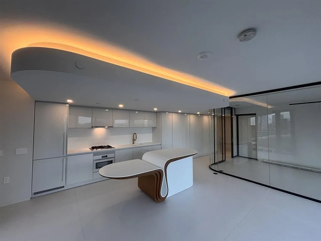 2702 1033 Nelson Street