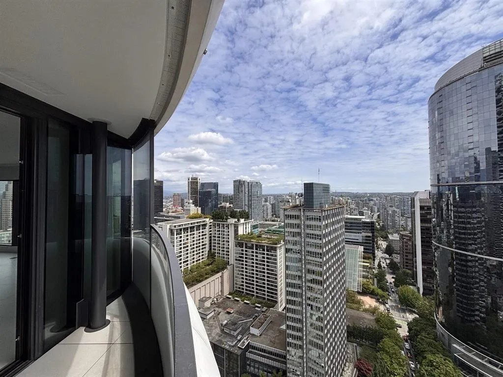 2702 1033 Nelson Street