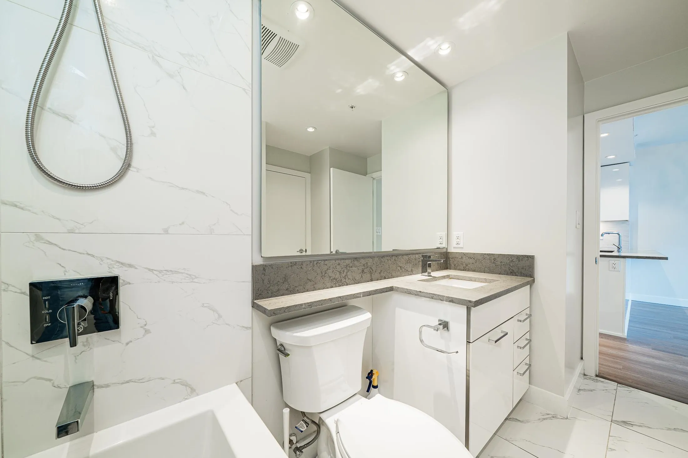 2601 1788 Gilmore Avenue