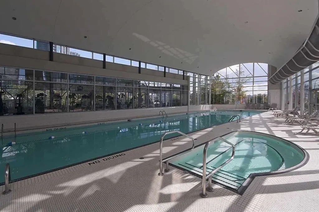 601 1408 Strathmore Mews