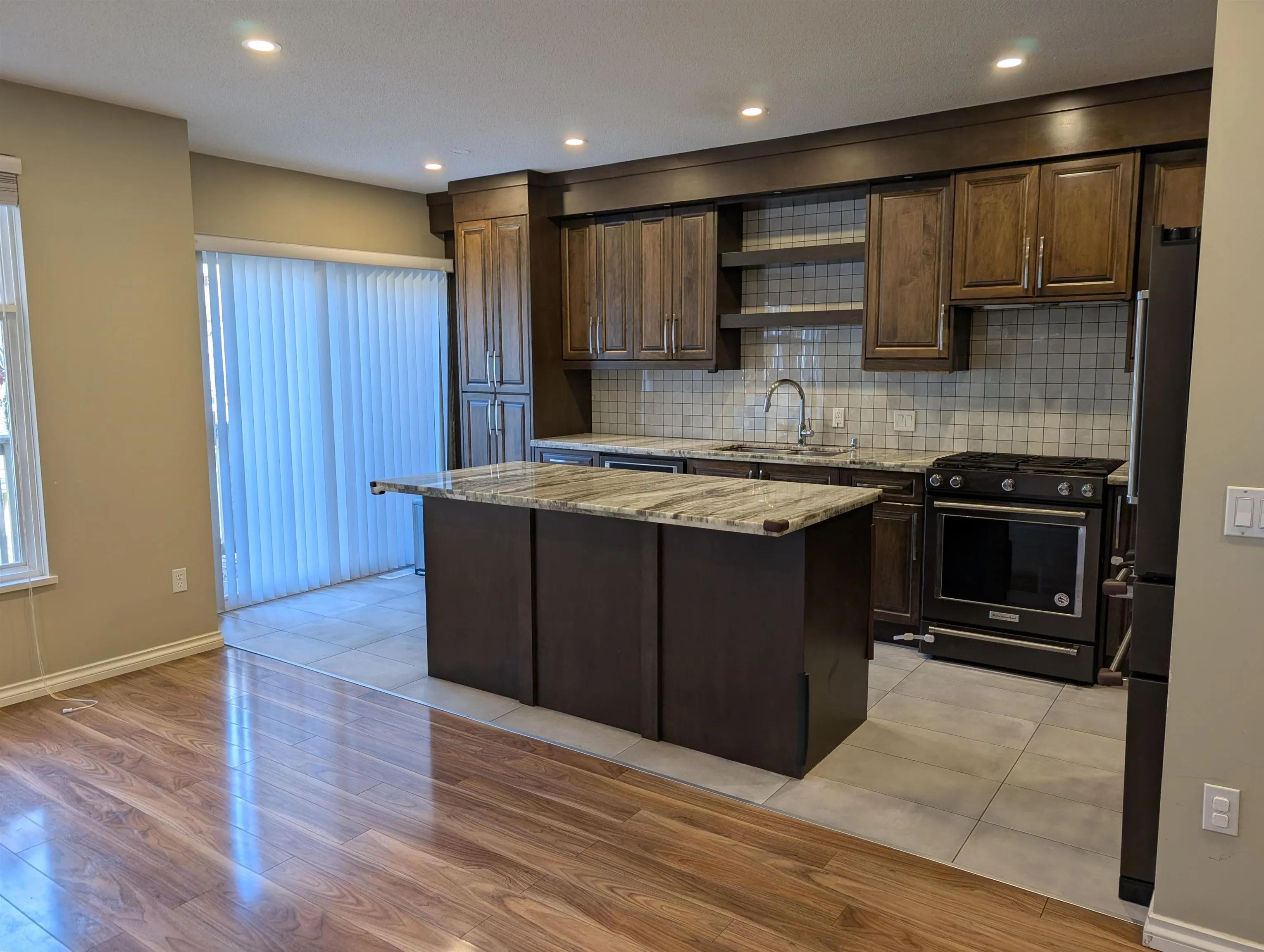 20 3711 Robson Court