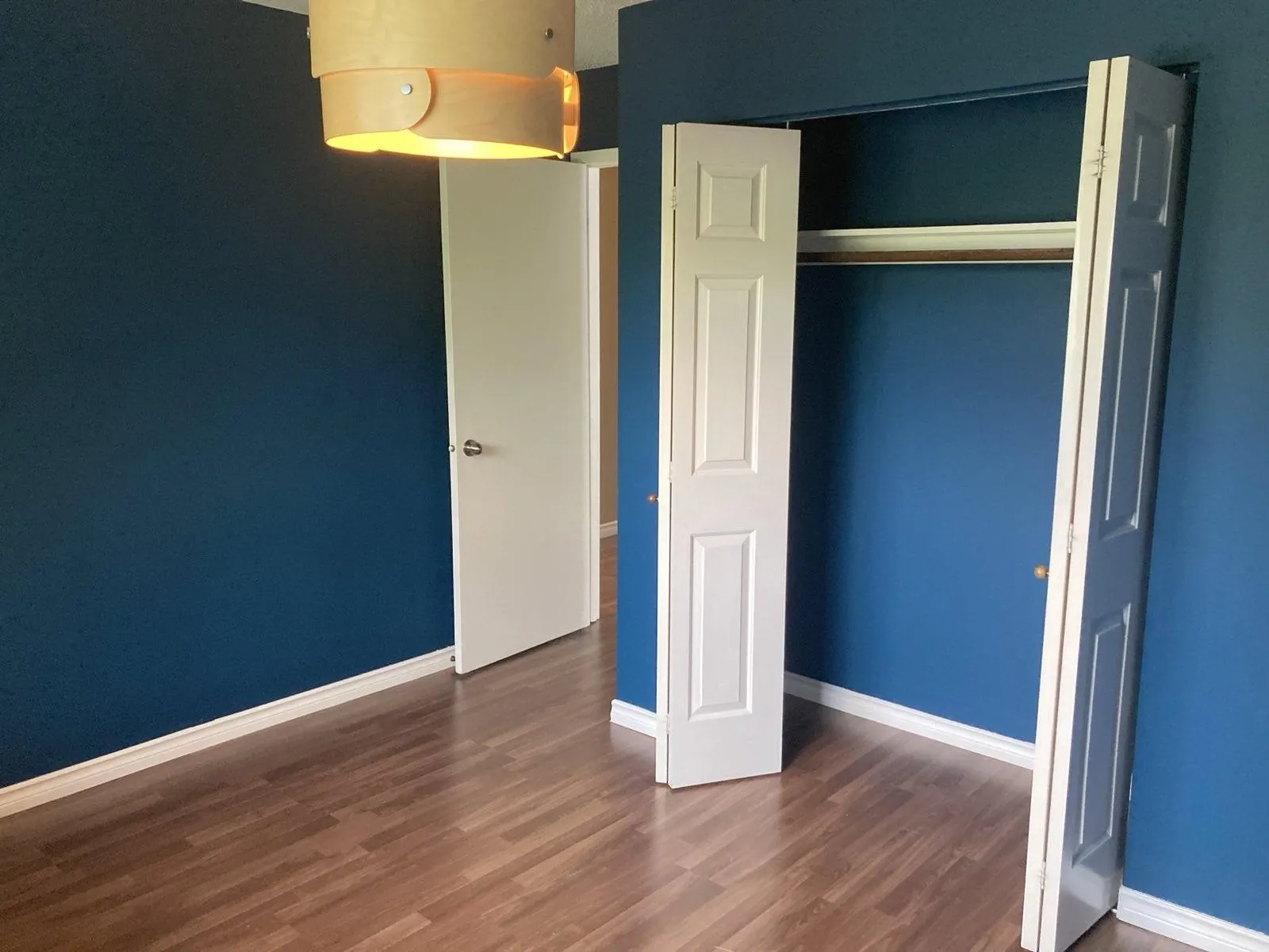 UPPER 2161 Prairie Street