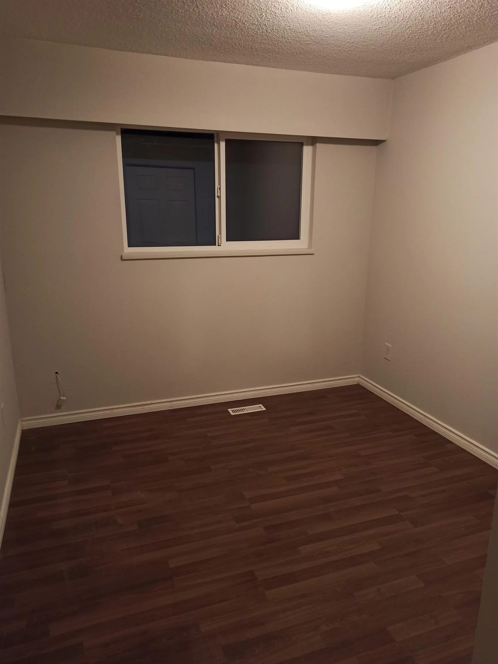 UPPER 2161 Prairie Street