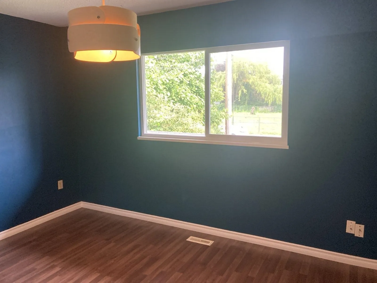 UPPER 2161 Prairie Street