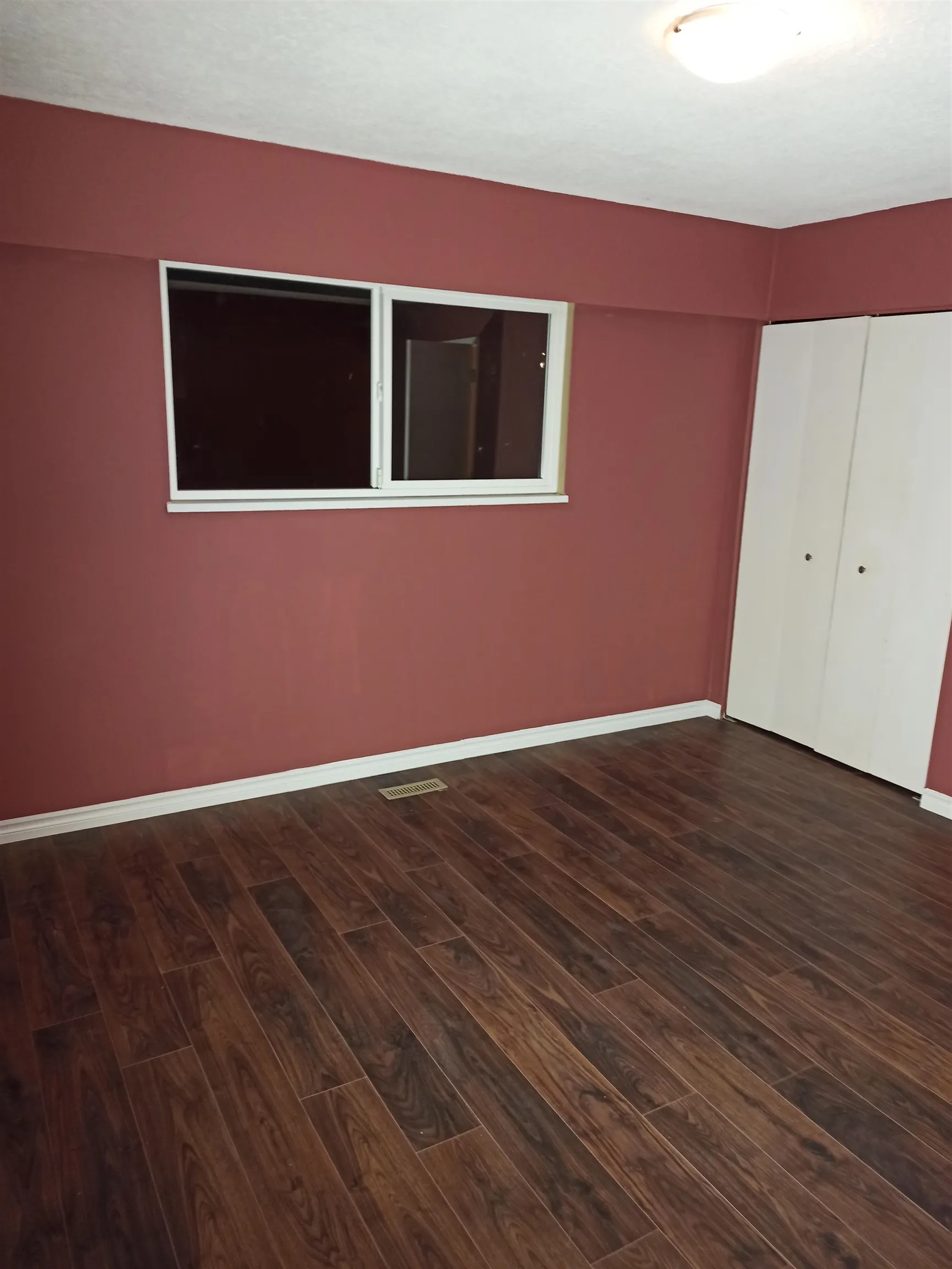 UPPER 2161 Prairie Street