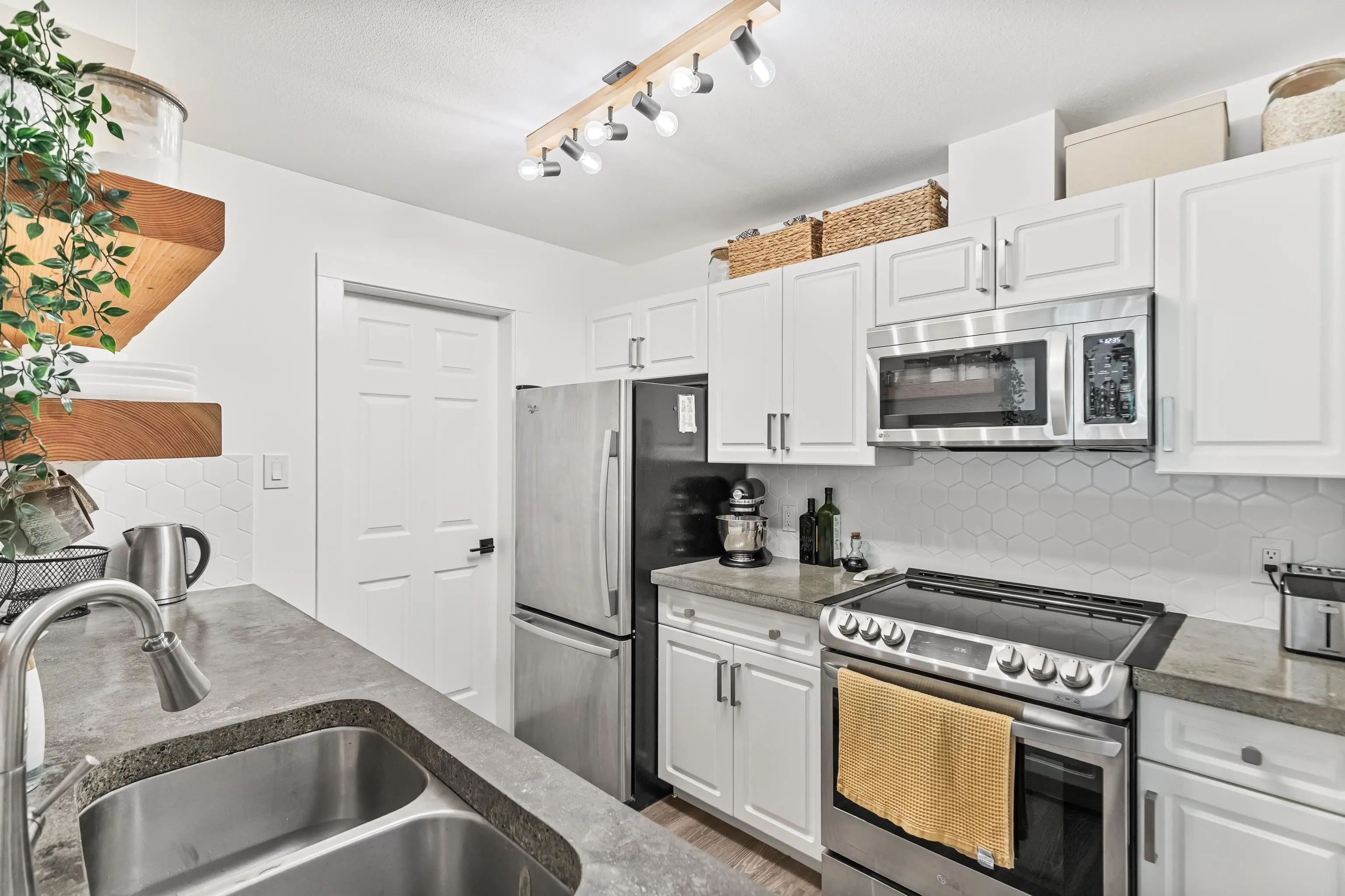 404 12206 224 Street