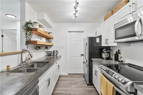 404 12206 224 Street