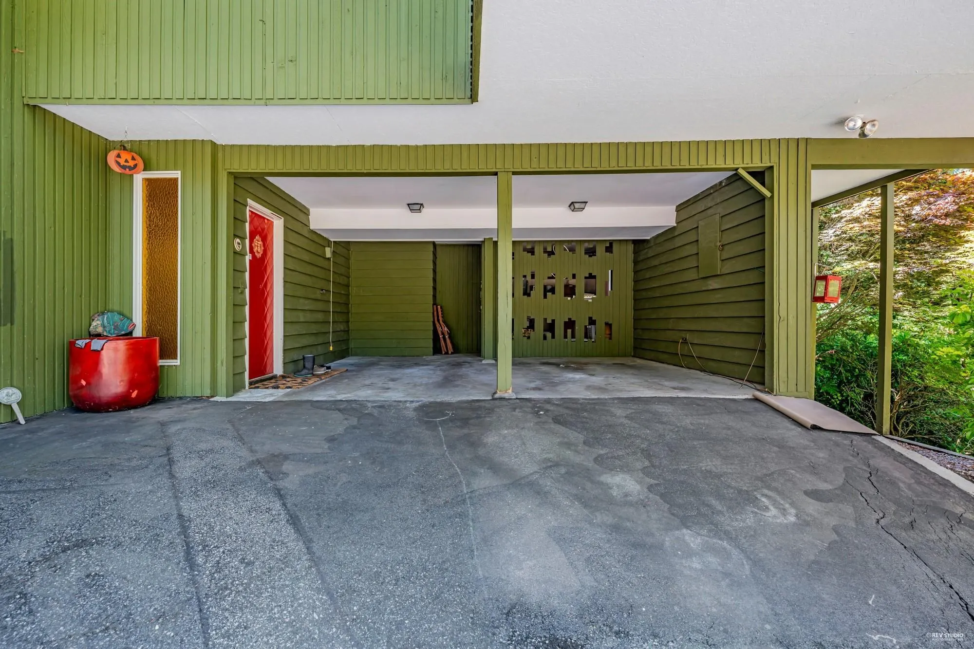 3845 Bayridge Avenue