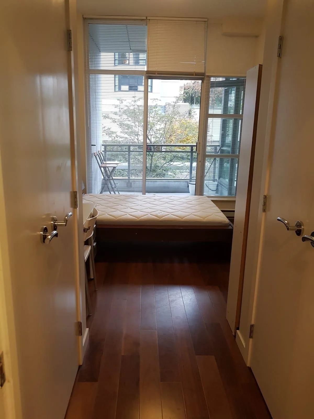 412 1205 Howe Street