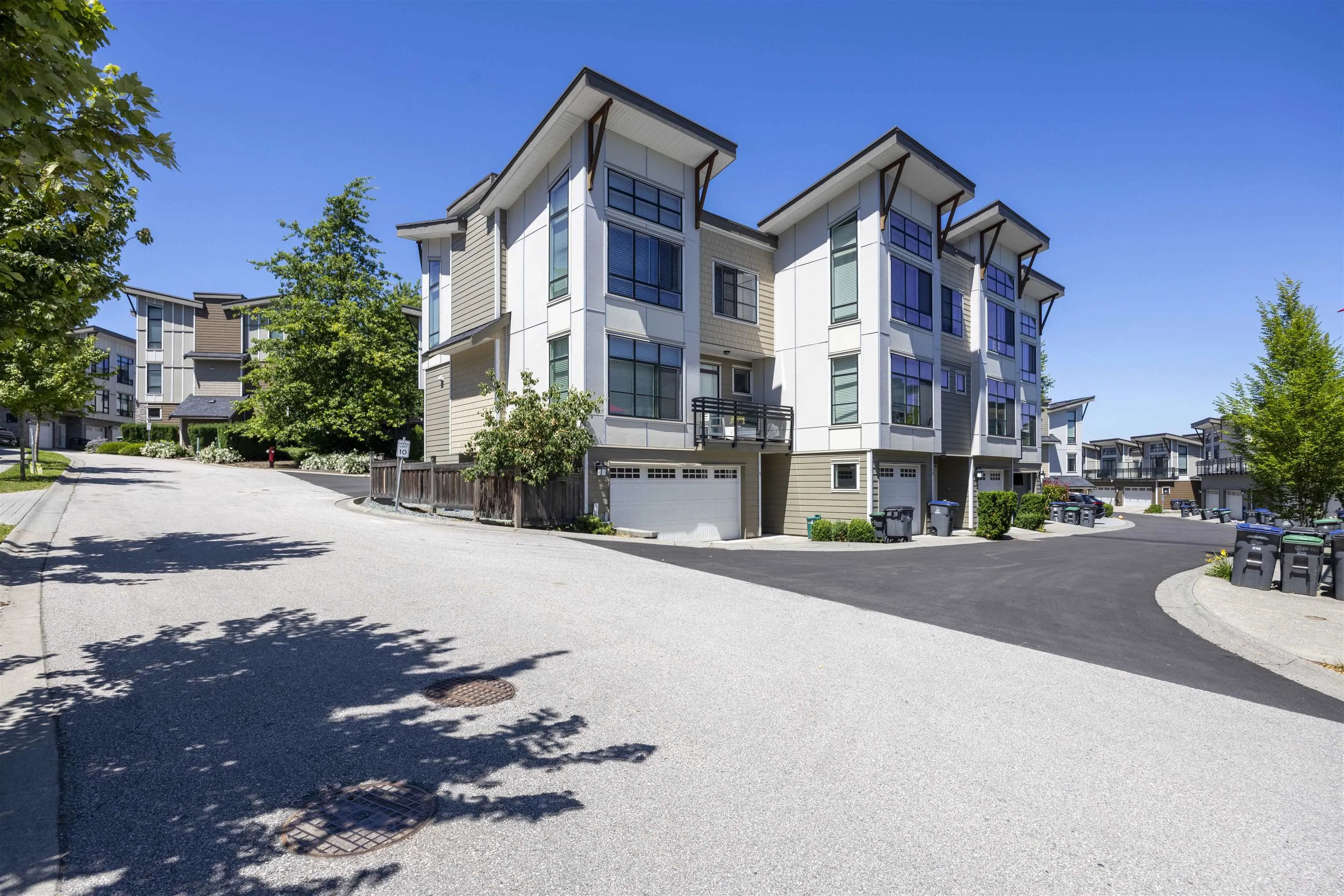 11 9989 E Barnston Drive