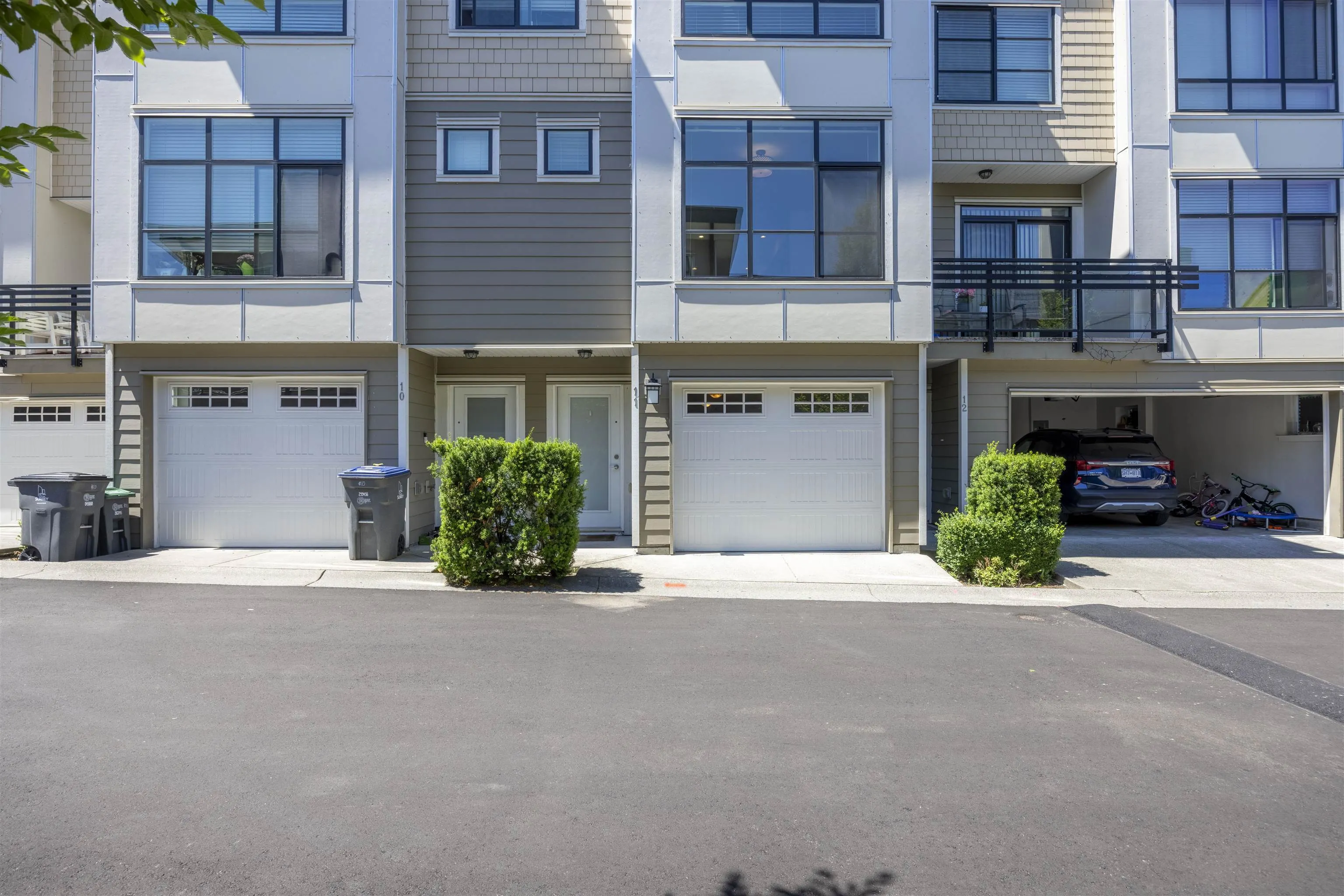 11 9989 E Barnston Drive