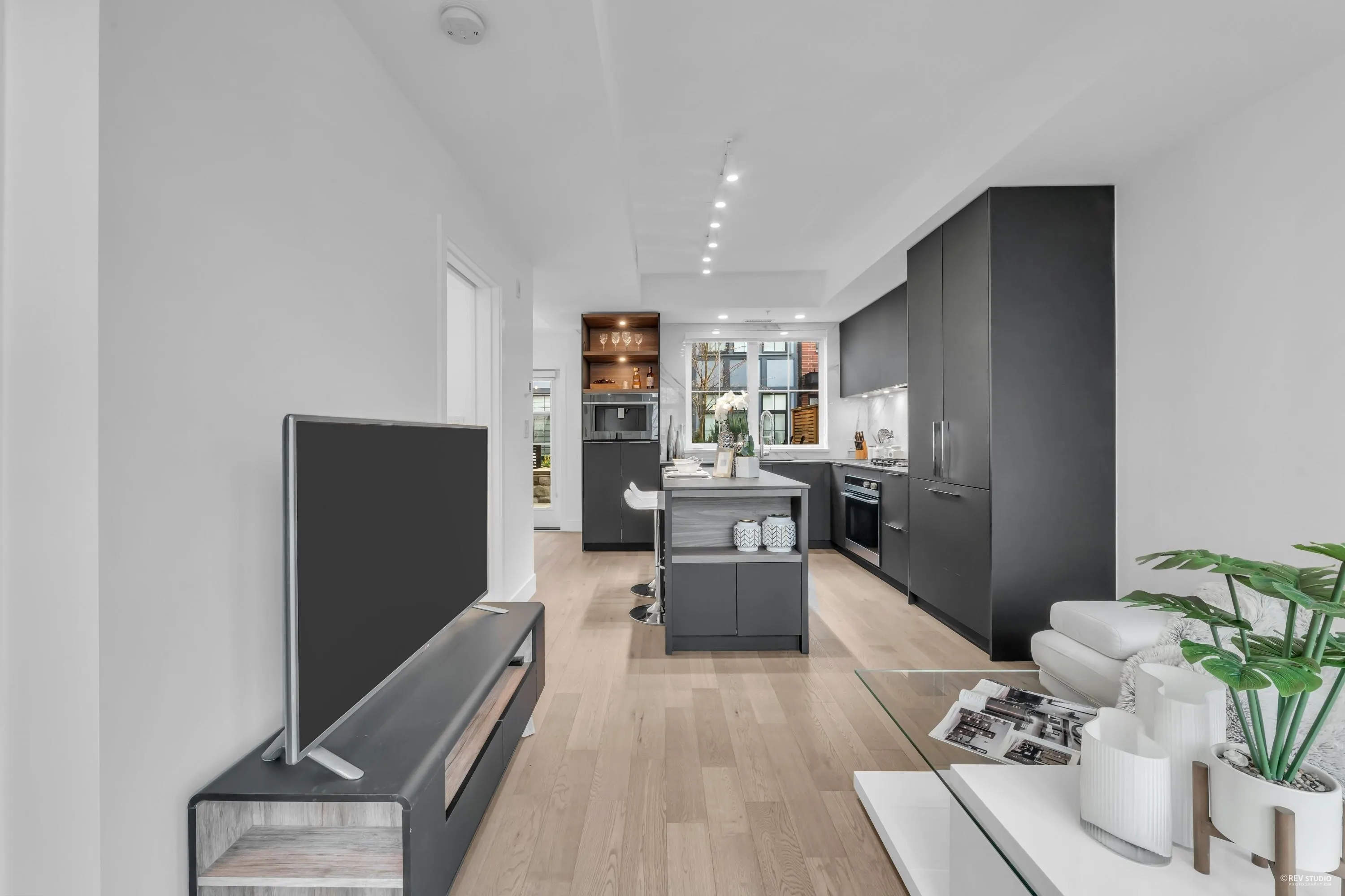 118 2070 Curling Road