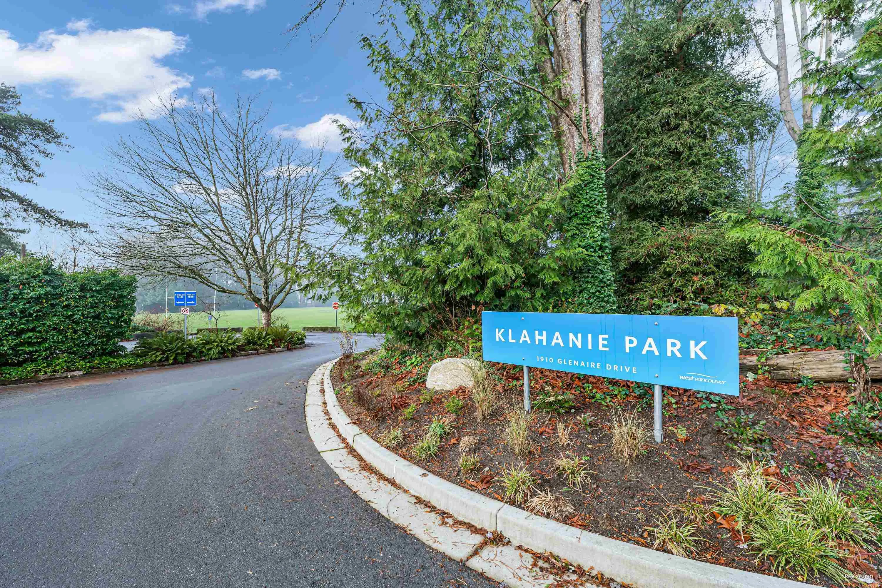 118 2070 Curling Road