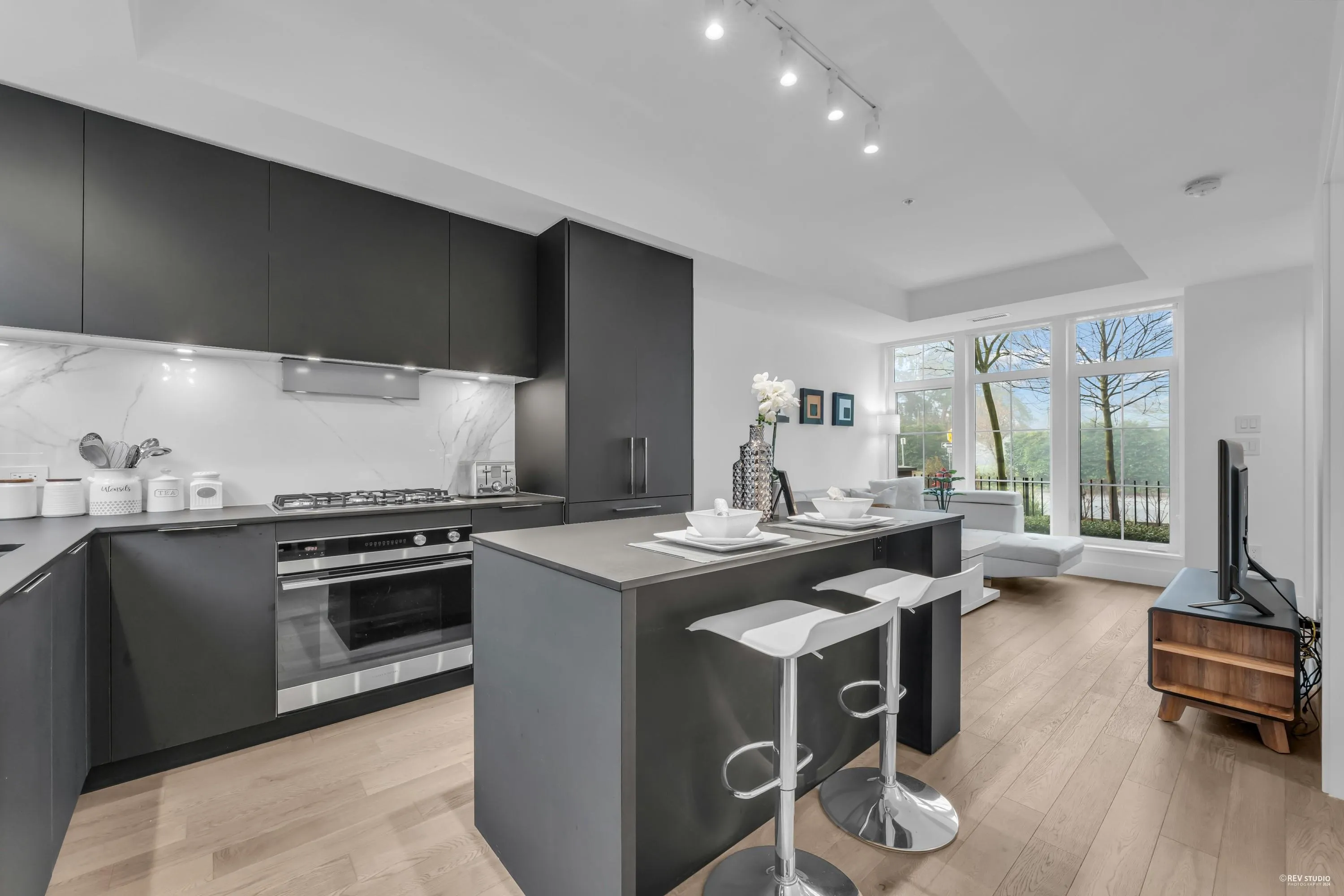 118 2070 Curling Road