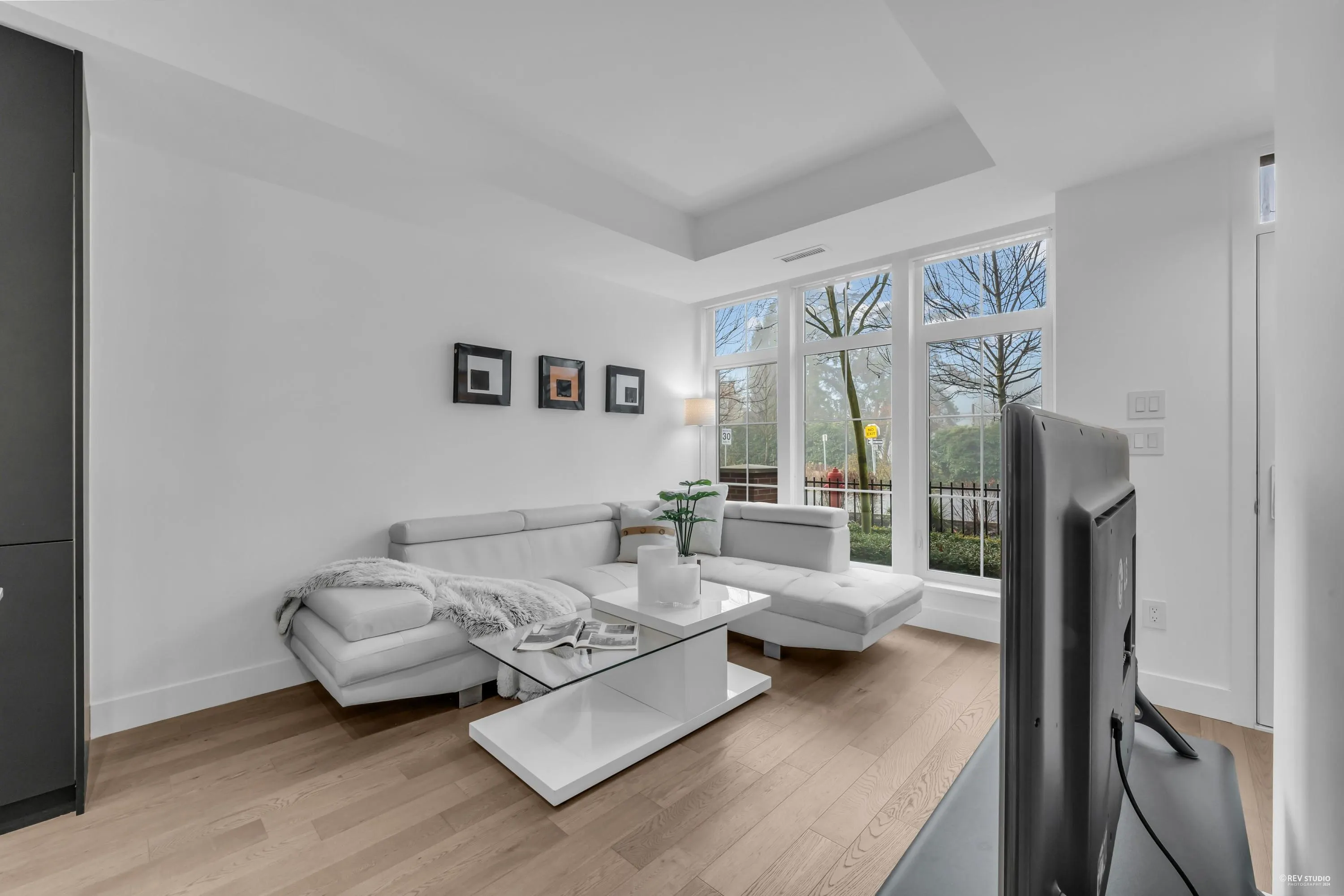 118 2070 Curling Road