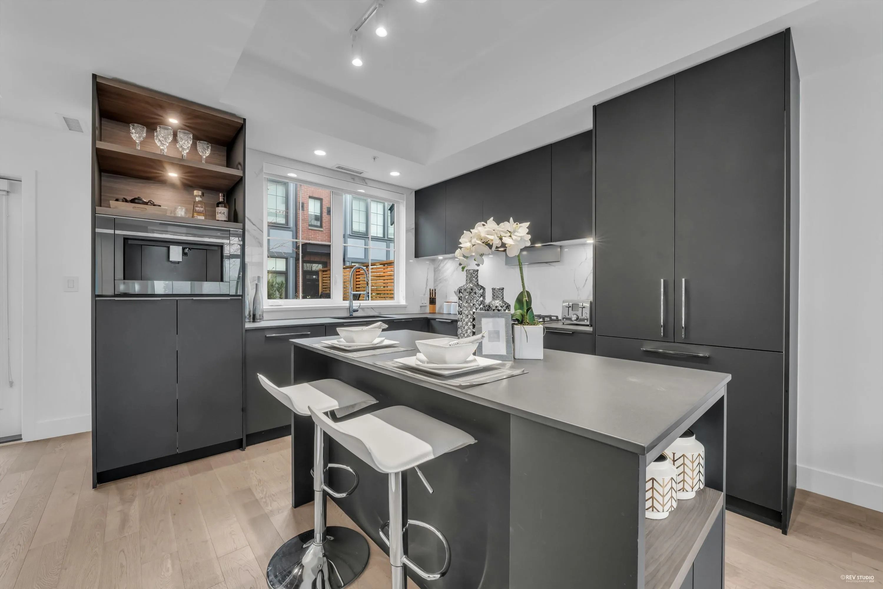 118 2070 Curling Road