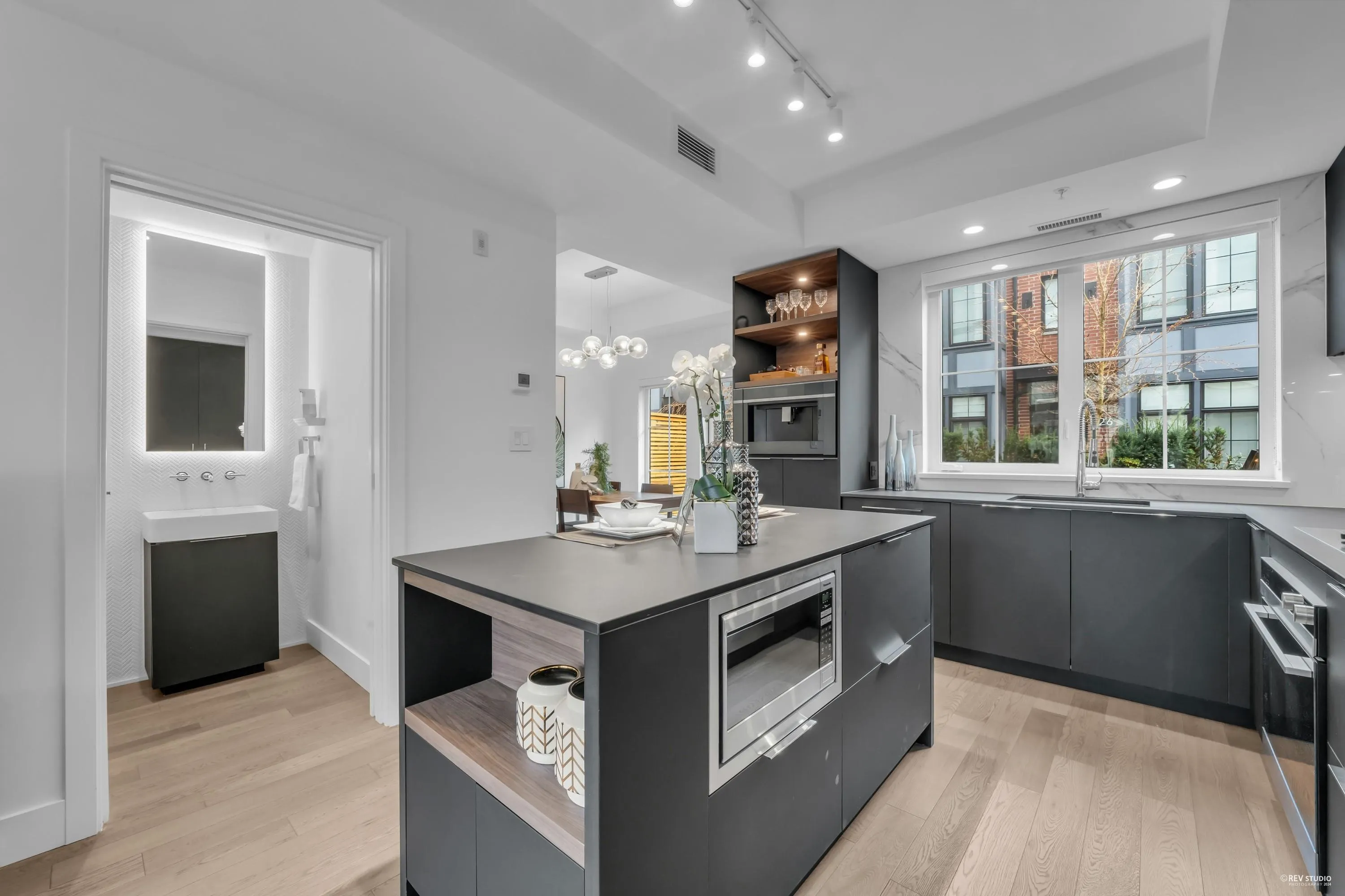 118 2070 Curling Road