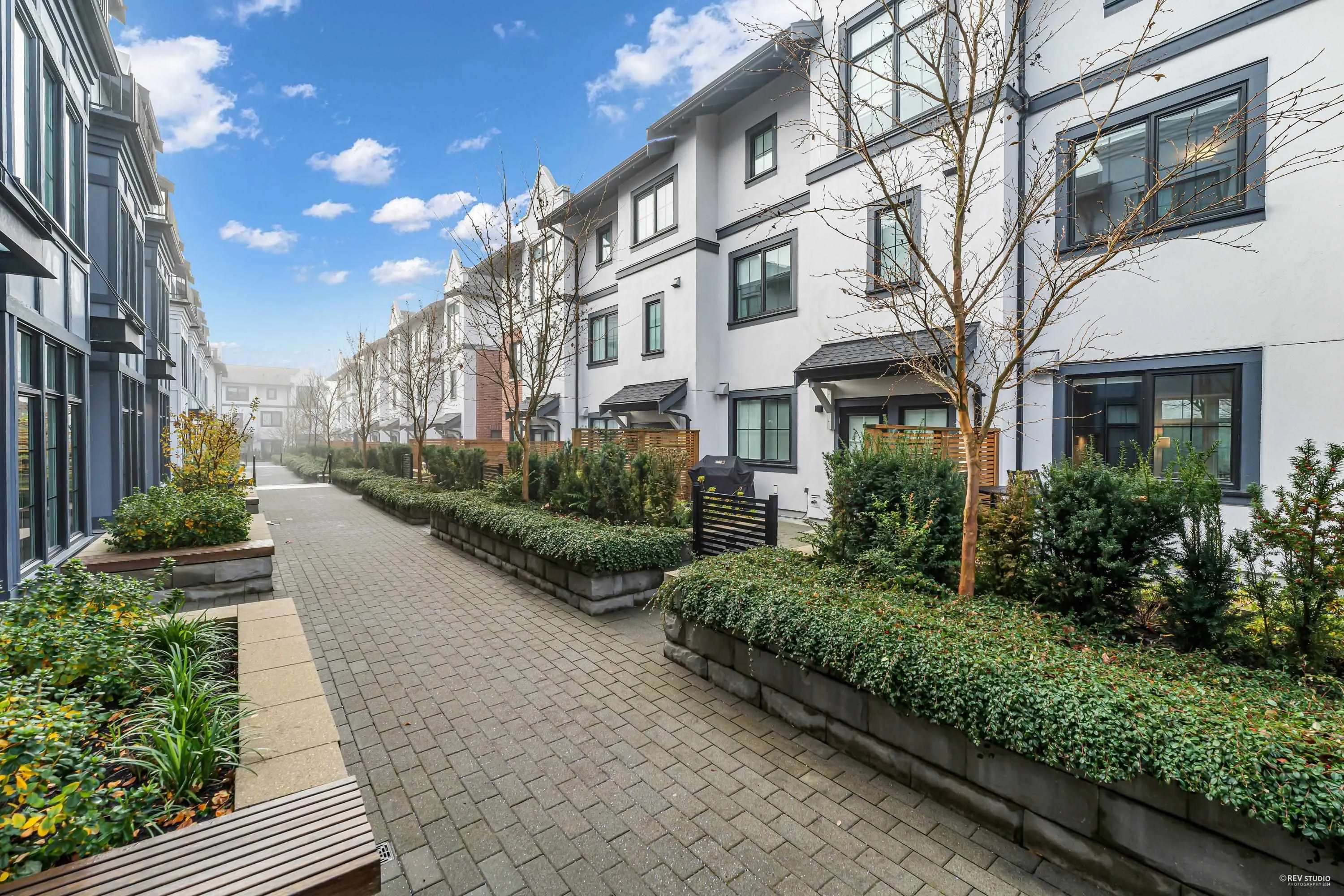 118 2070 Curling Road