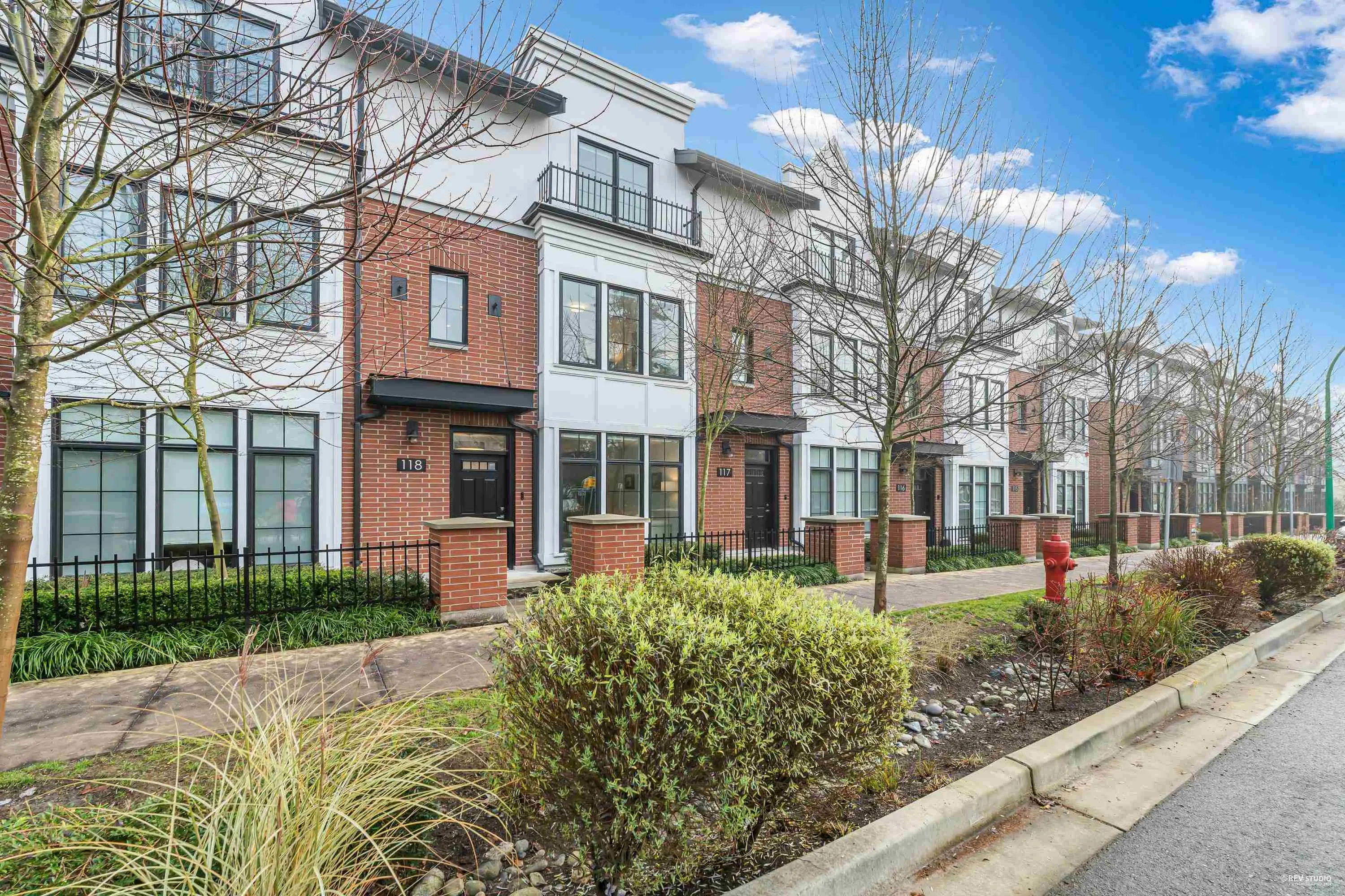 118 2070 Curling Road