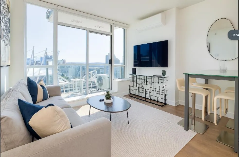 1605 821 Cambie Street