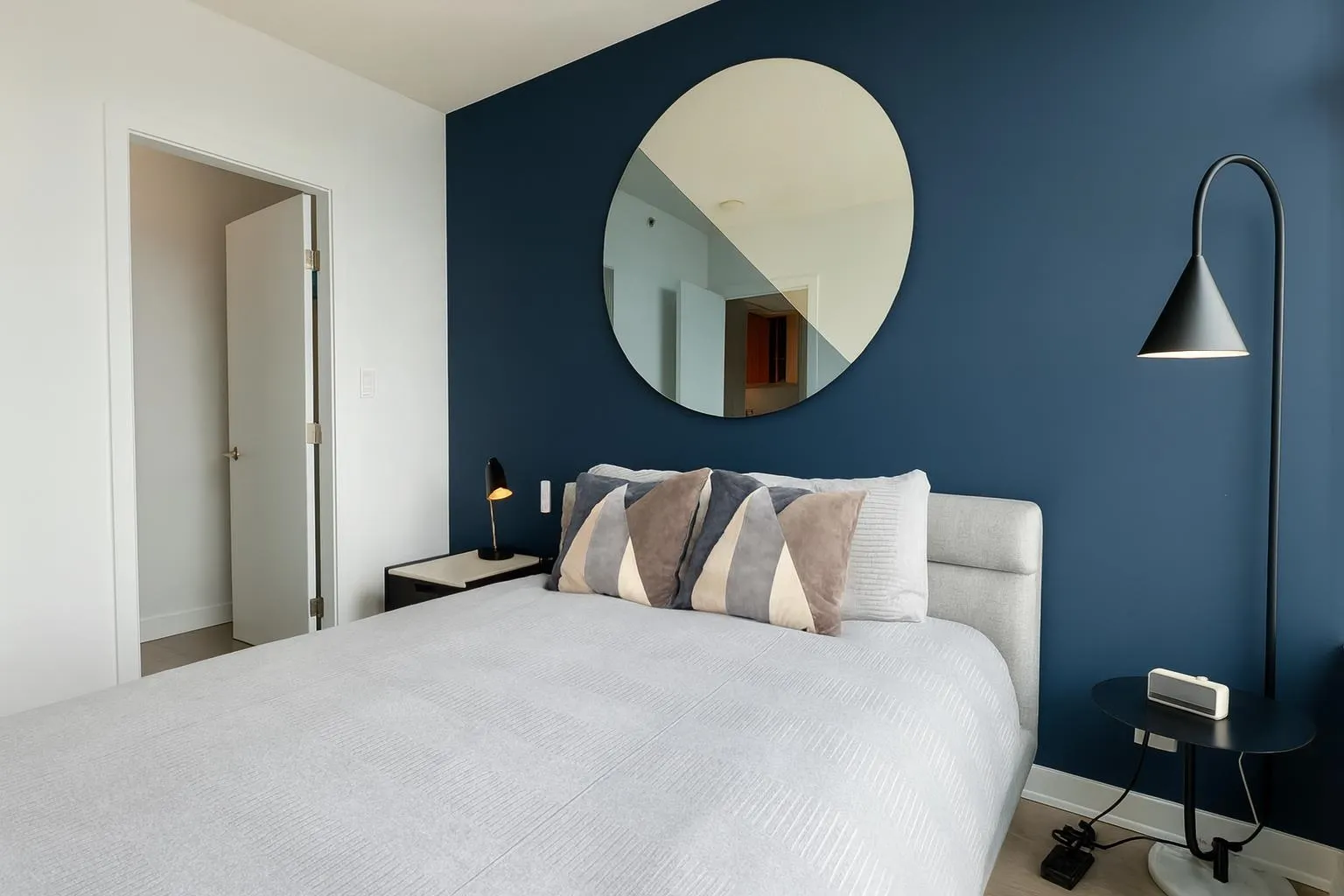 1605 821 Cambie Street