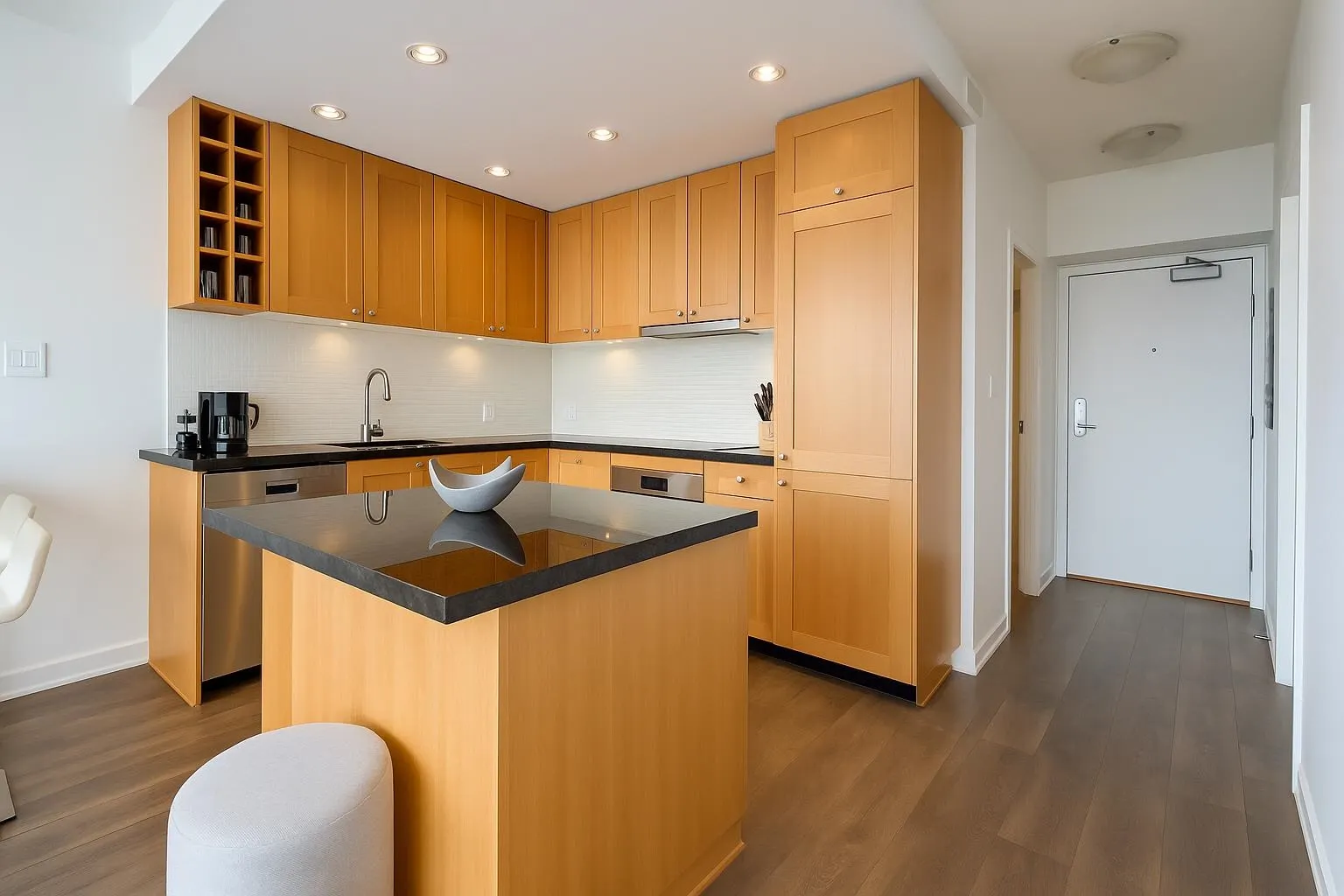 1605 821 Cambie Street