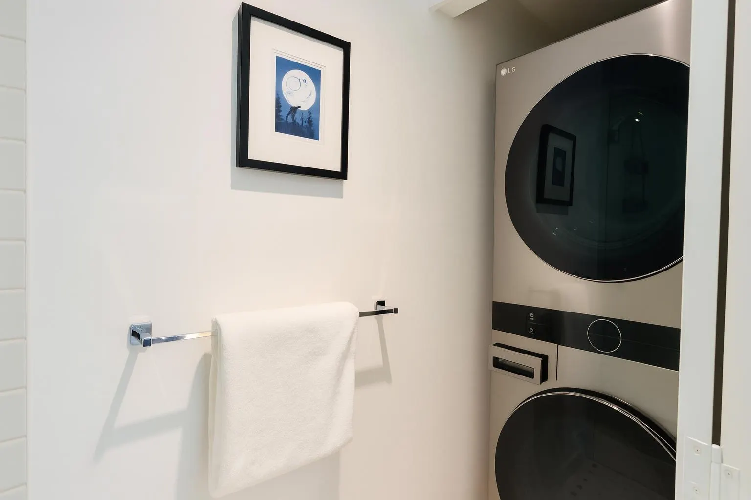 1605 821 Cambie Street