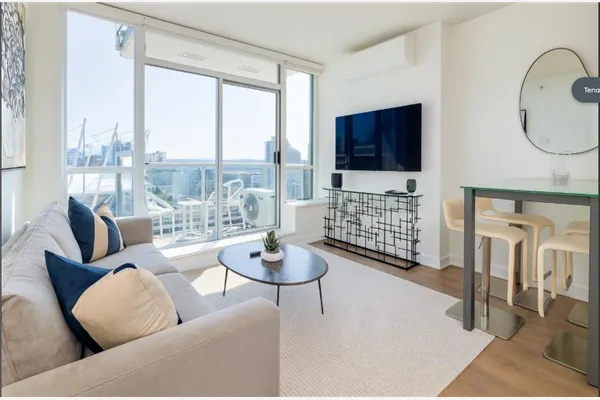 1605 821 Cambie Street