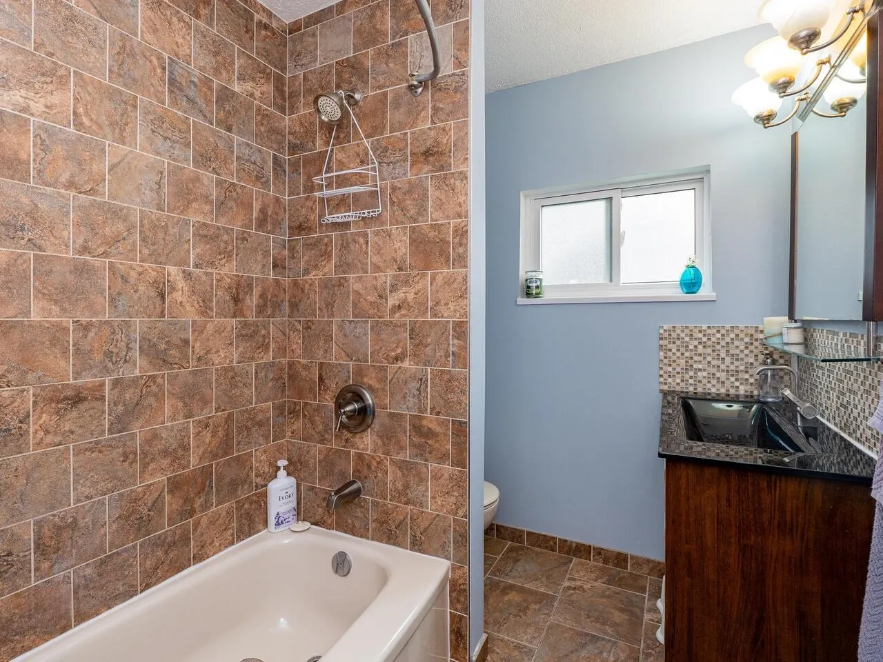 3706 W King Edward Avenue