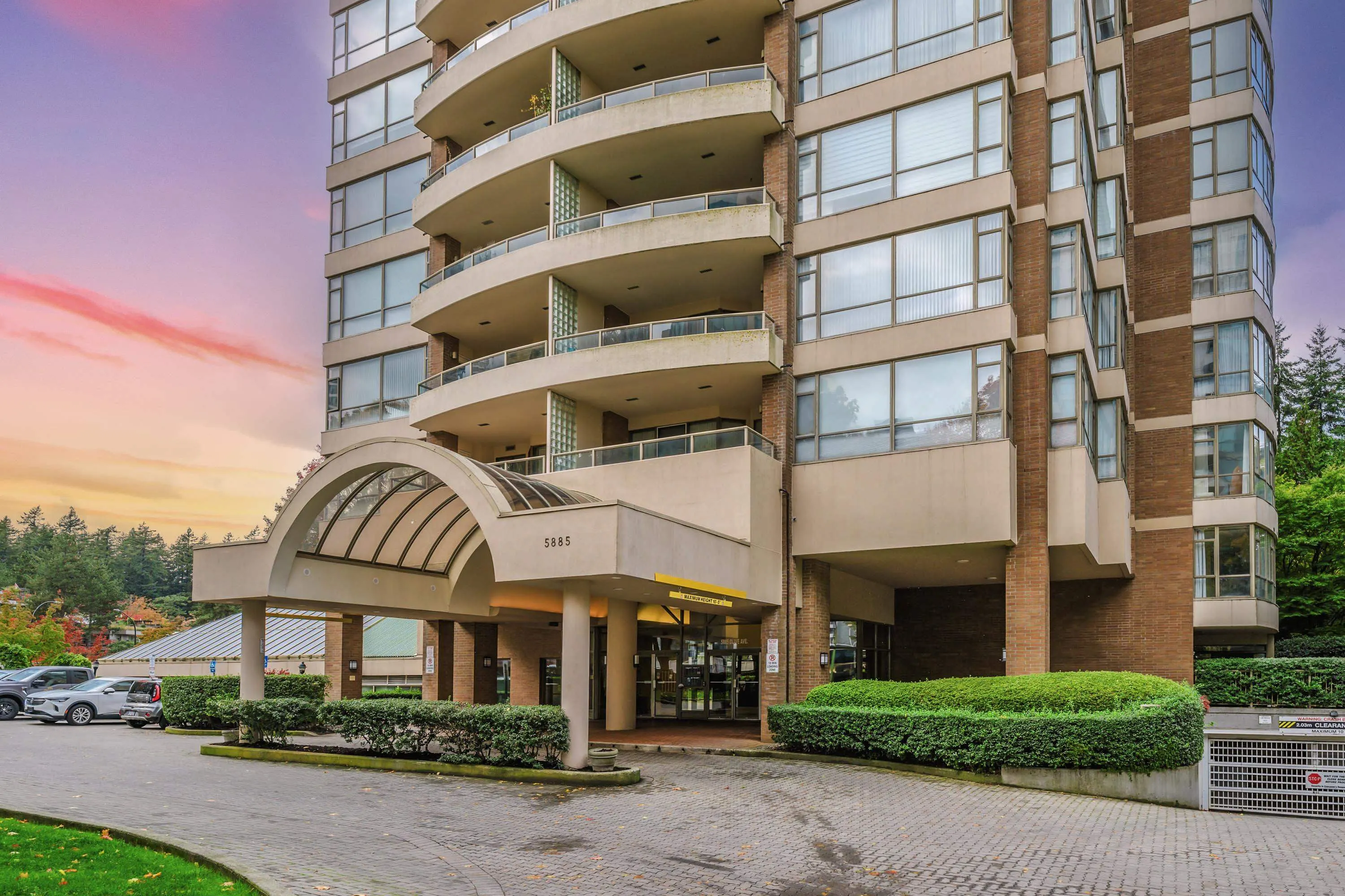 702 5885 Olive Avenue