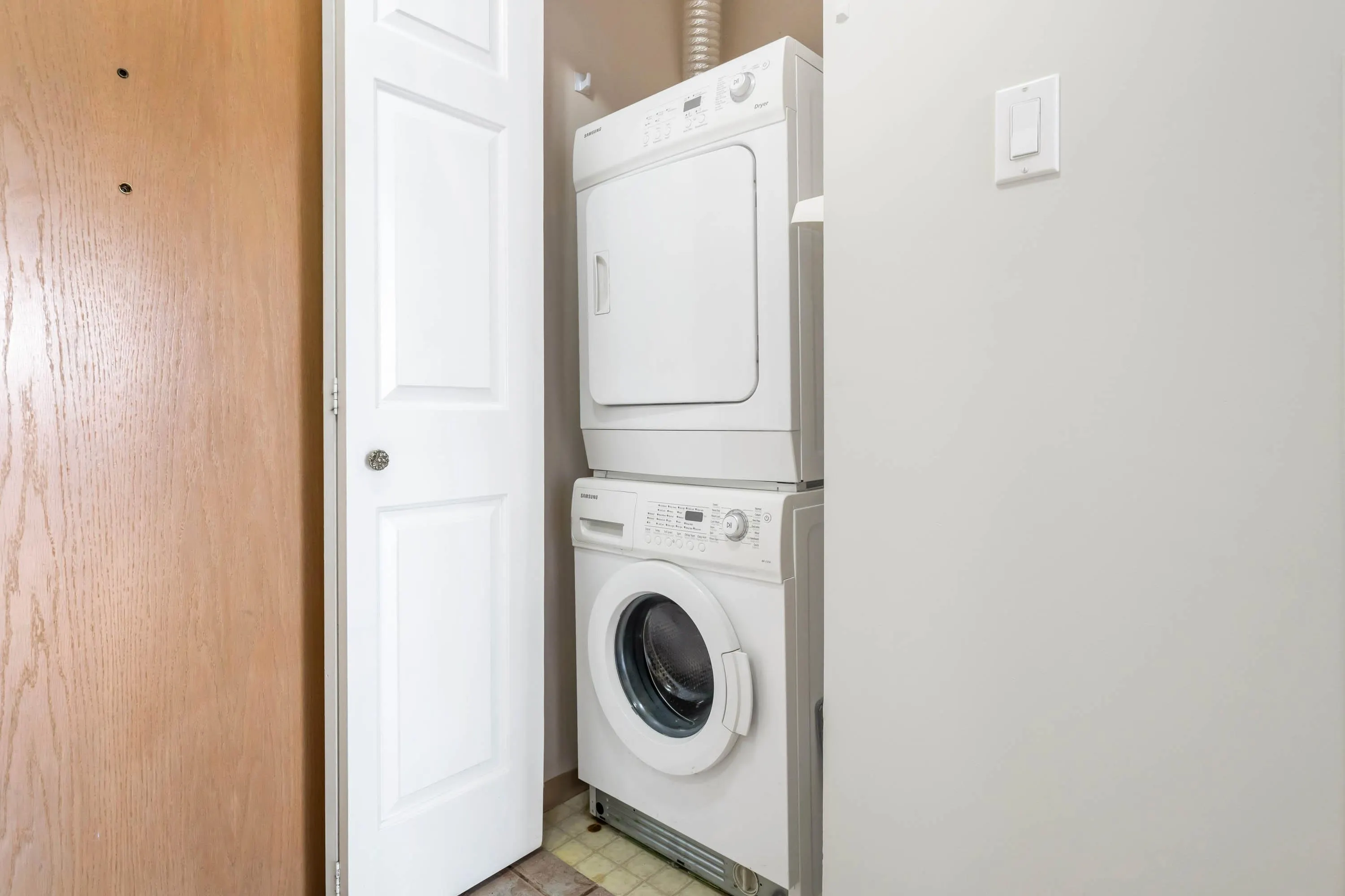 702 5885 Olive Avenue