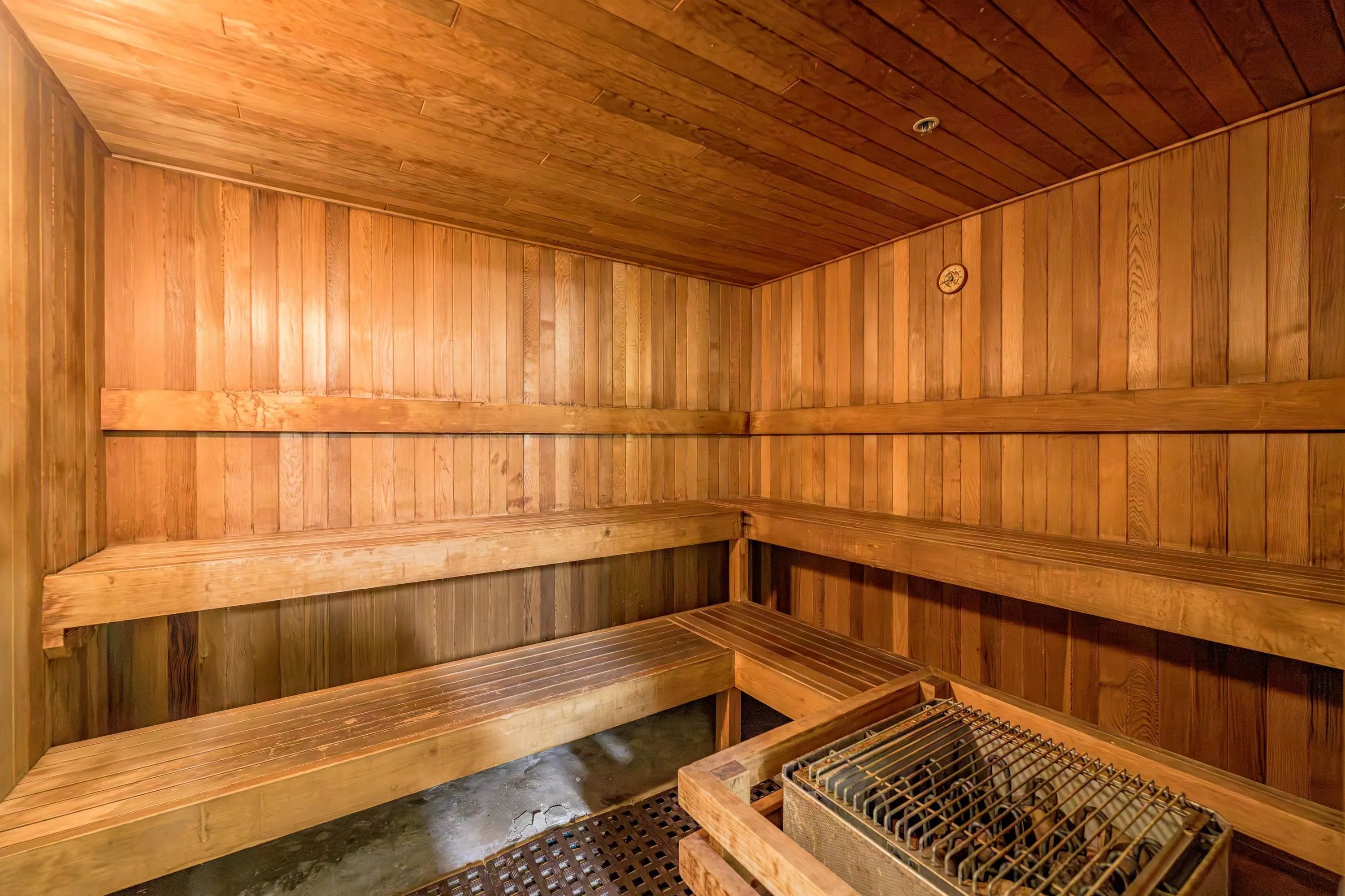 702 5885 Olive Avenue