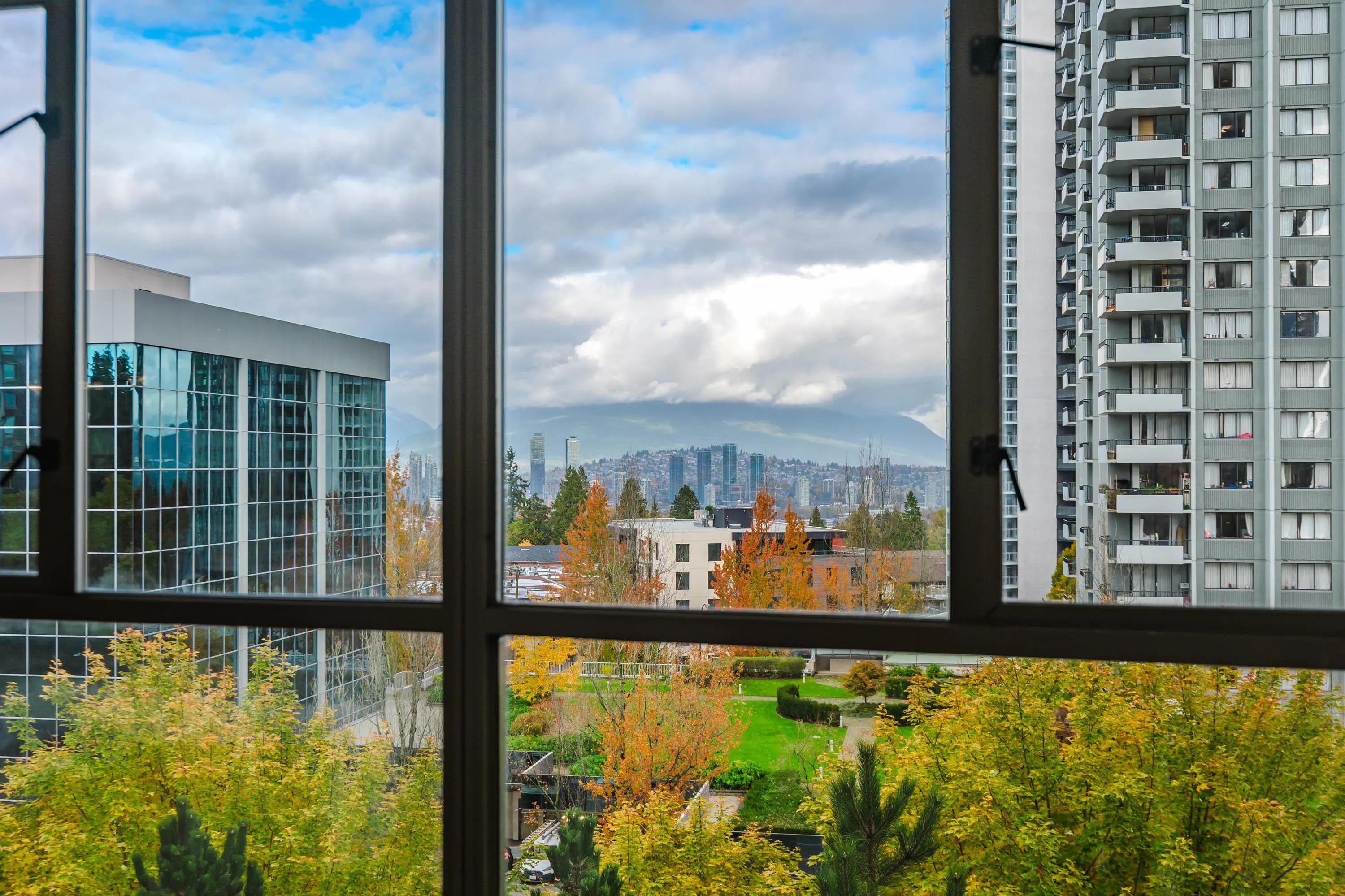 702 5885 Olive Avenue