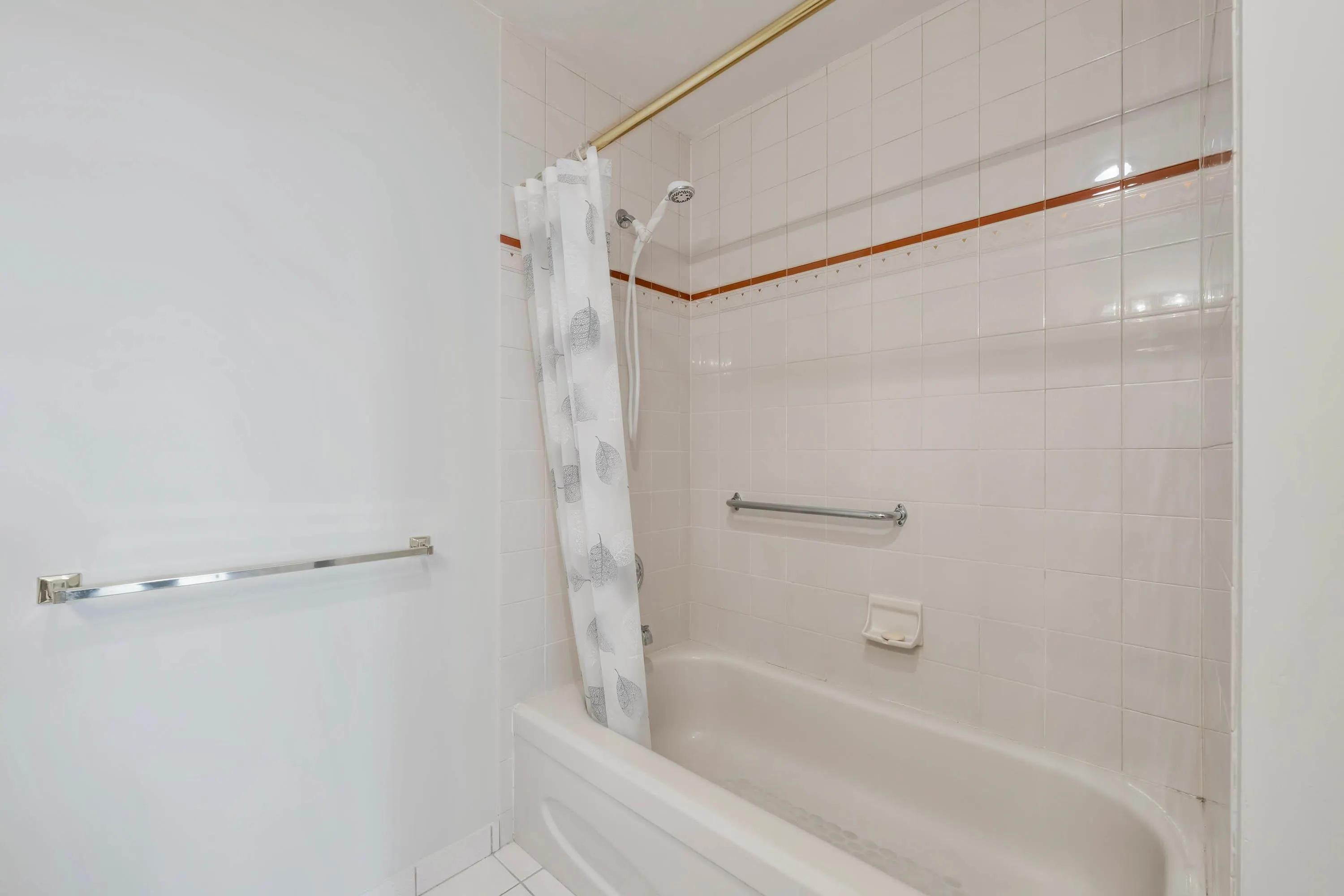 702 5885 Olive Avenue