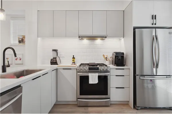 601 3021 St George Street